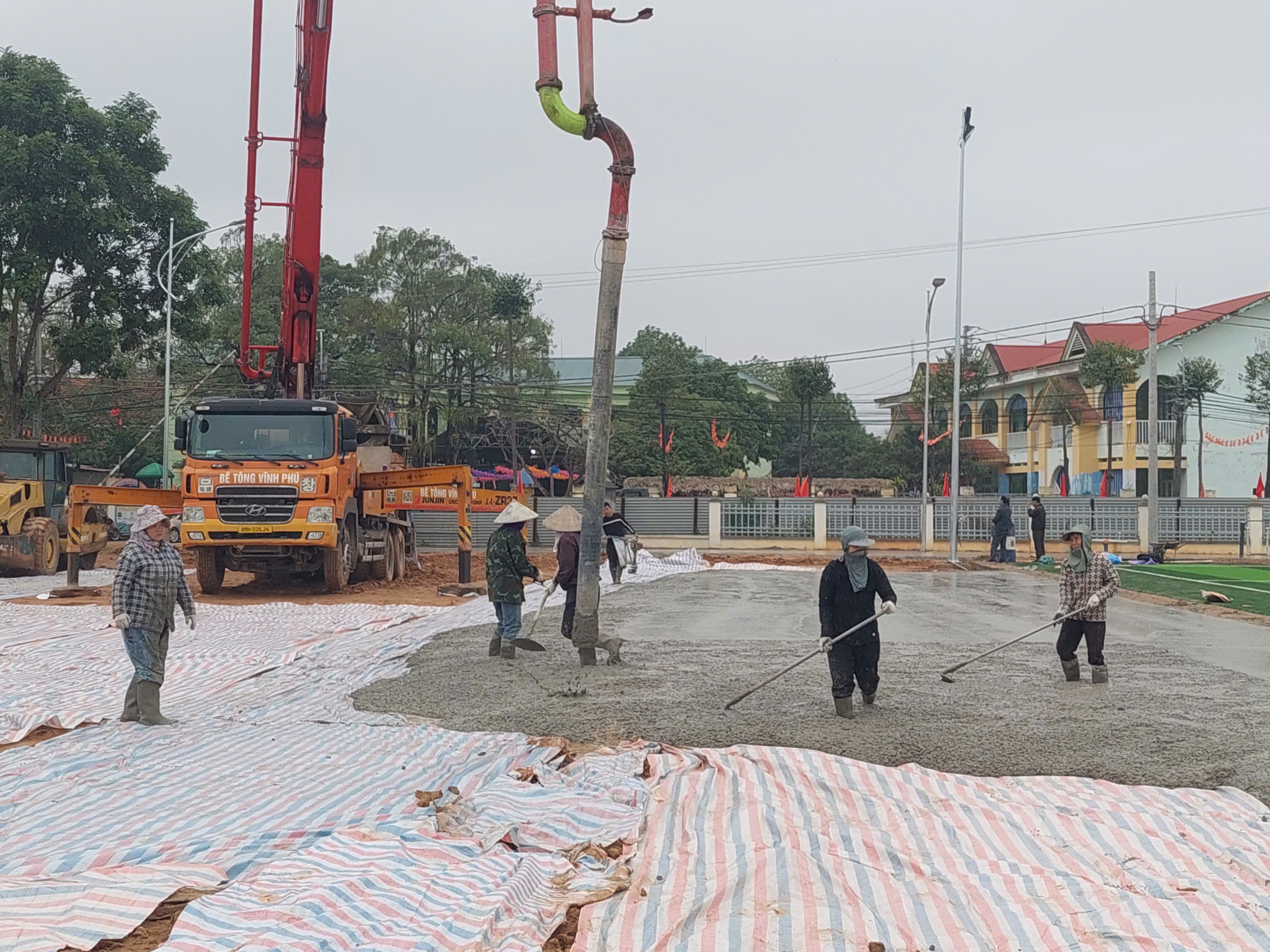 Ph&uacute; Thọ: X&atilde; Th&aacute;i H&ograve;a gấp r&uacute;t ho&agrave;n thiện c&ocirc;ng tr&igrave;nh, sẵn s&agrave;ng đ&oacute;n tết B&iacute;nh Ngọ 2026- Ảnh 1.