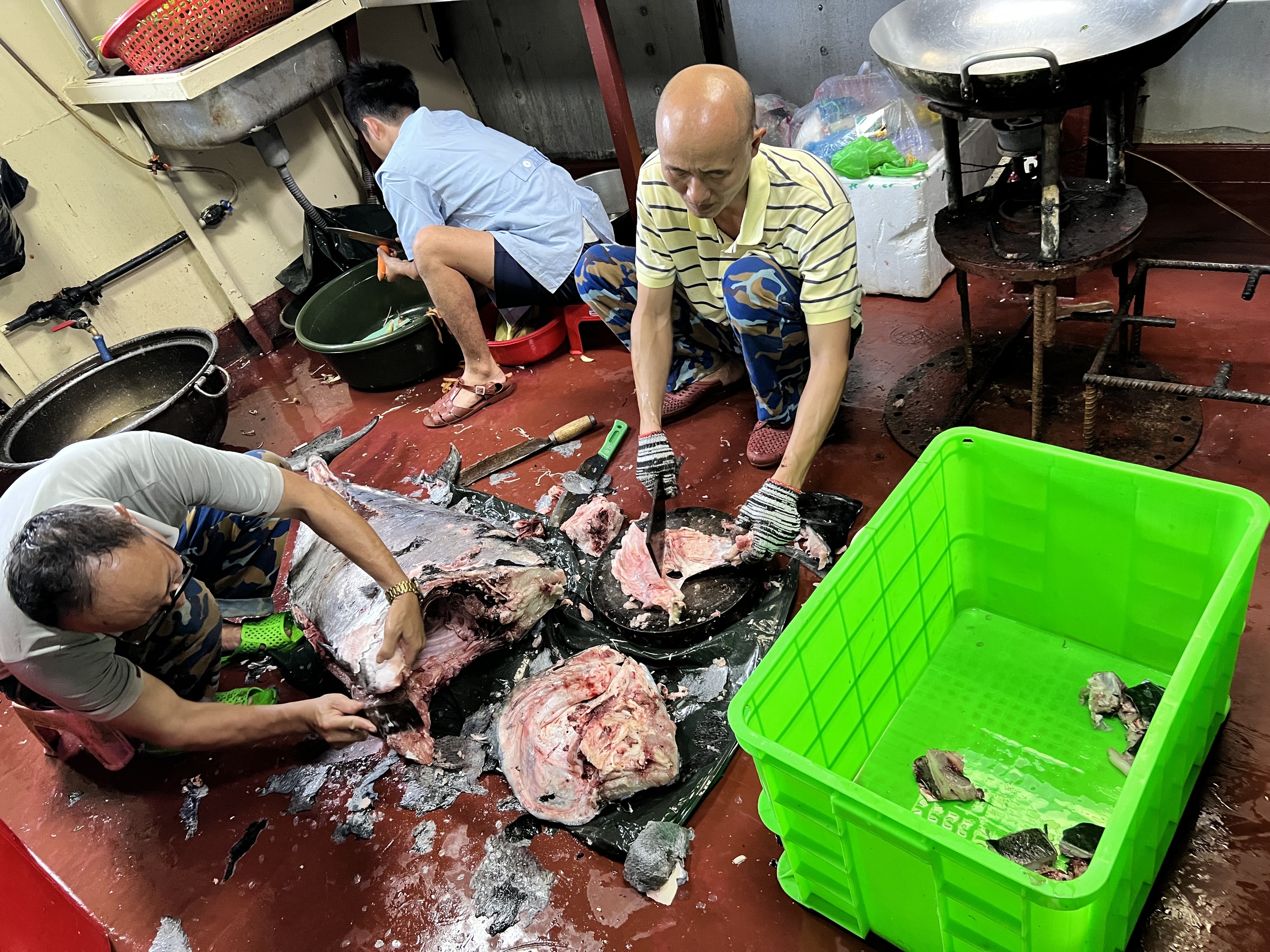 Những &ldquo;đầu bếp tay ngang&rdquo; tr&ecirc;n t&agrave;u Trường Sa 01- Ảnh 3.