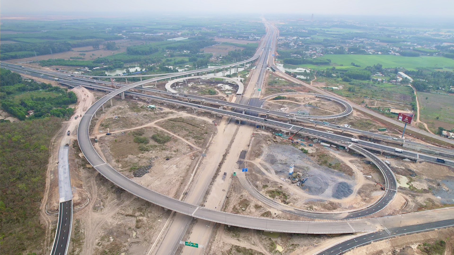 Lắp đặt hệ thống thu phí không dừng phục vụ khai thác cao tốc Biên Hòa - Vũng Tàu- Ảnh 1. Lắp đặt hệ thống thu phí không dừng phục vụ khai thác cao tốc Biên Hòa - Vũng Tàu- Ảnh 1.