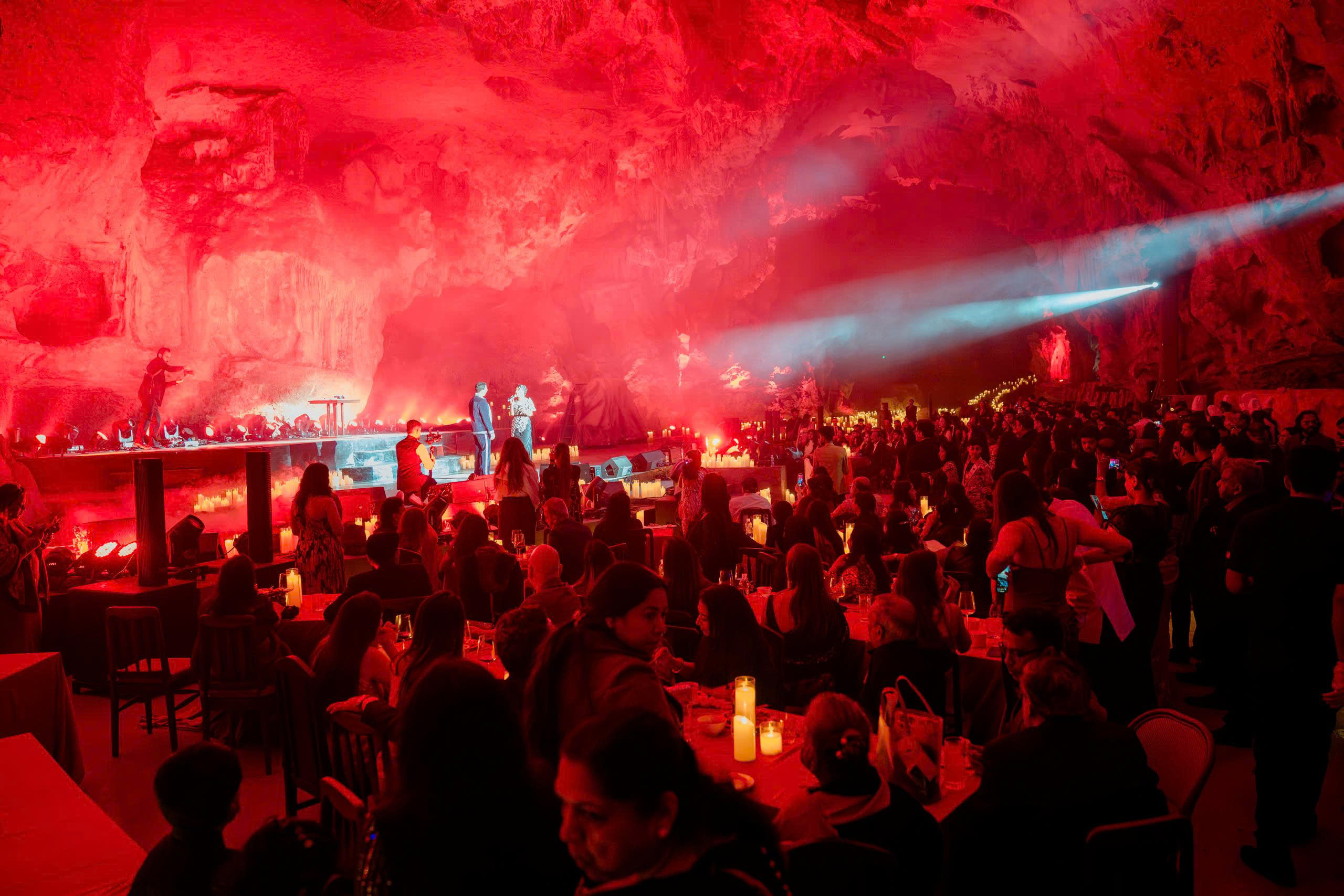 Lần đầu ti&ecirc;n hang Ngọc Rồng trở th&agrave;nh kh&ocirc;ng gian tổ chức đ&aacute;m cưới của tỷ ph&uacute; Ấn Độ- Ảnh 4.