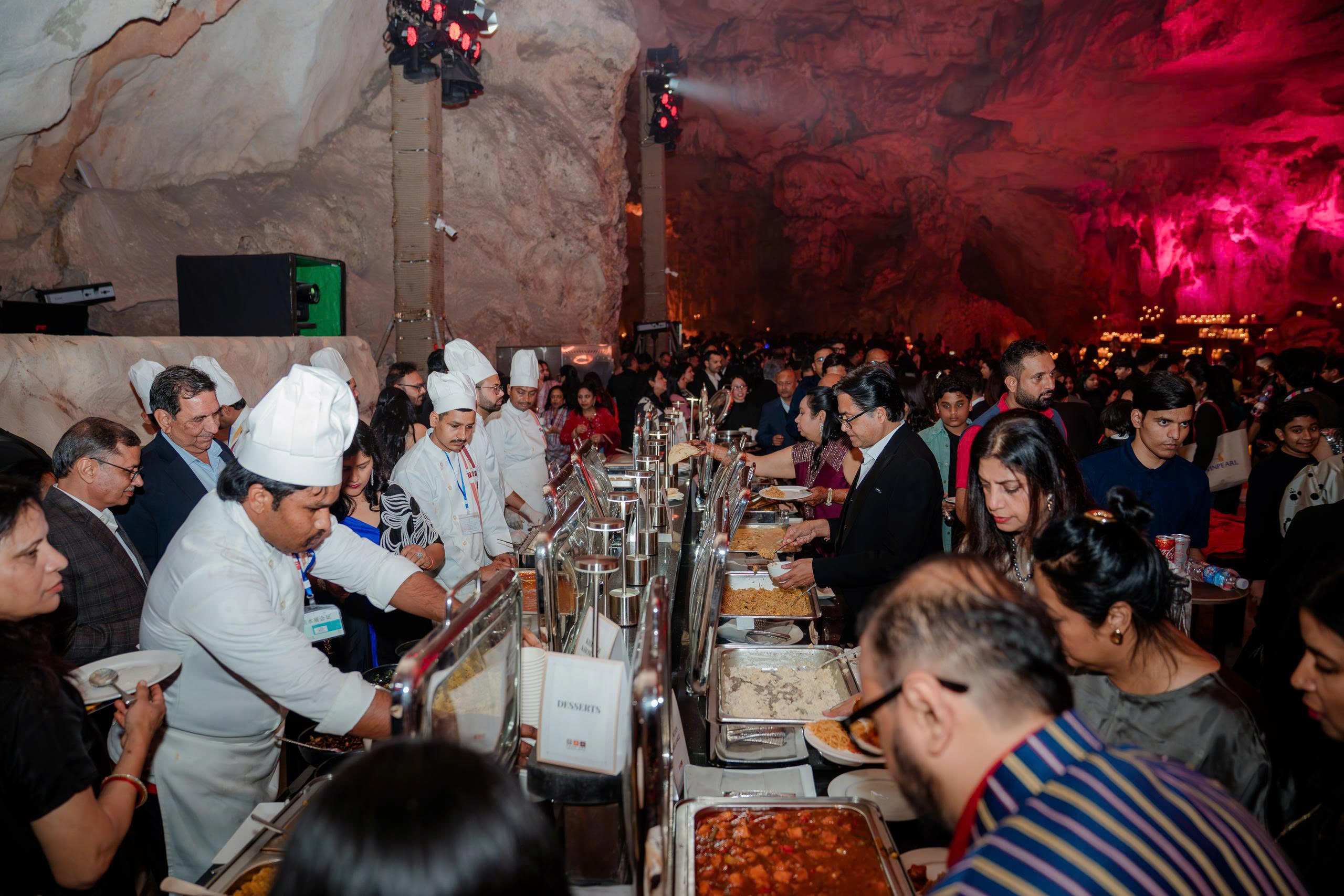 Lần đầu ti&ecirc;n hang Ngọc Rồng trở th&agrave;nh kh&ocirc;ng gian tổ chức đ&aacute;m cưới của tỷ ph&uacute; Ấn Độ- Ảnh 6.