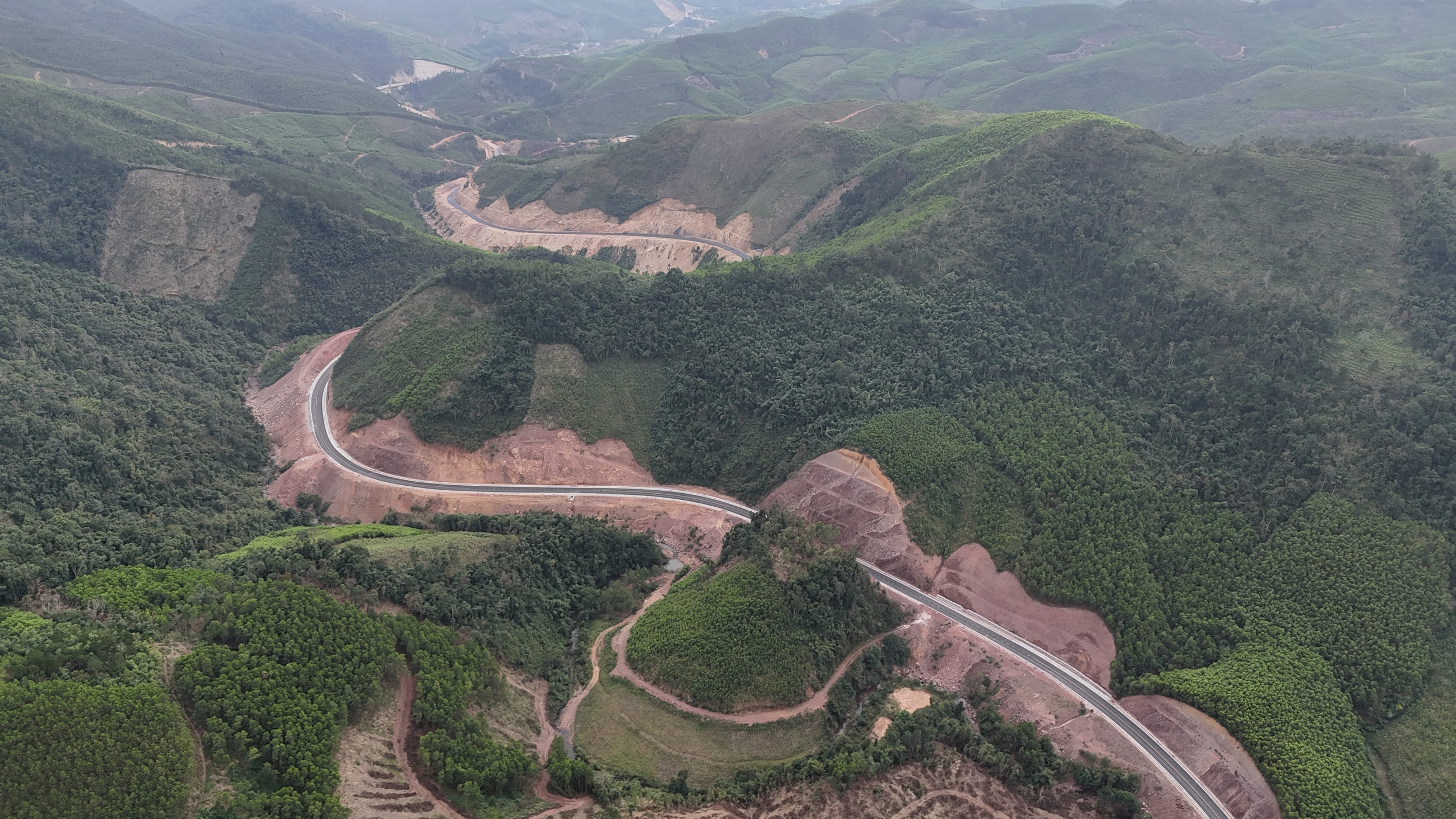 Đường trăm tỷ nối Lạng Sơn với Quảng Ninh ra sao sau hơn hai năm thi c&ocirc;ng?- Ảnh 8.