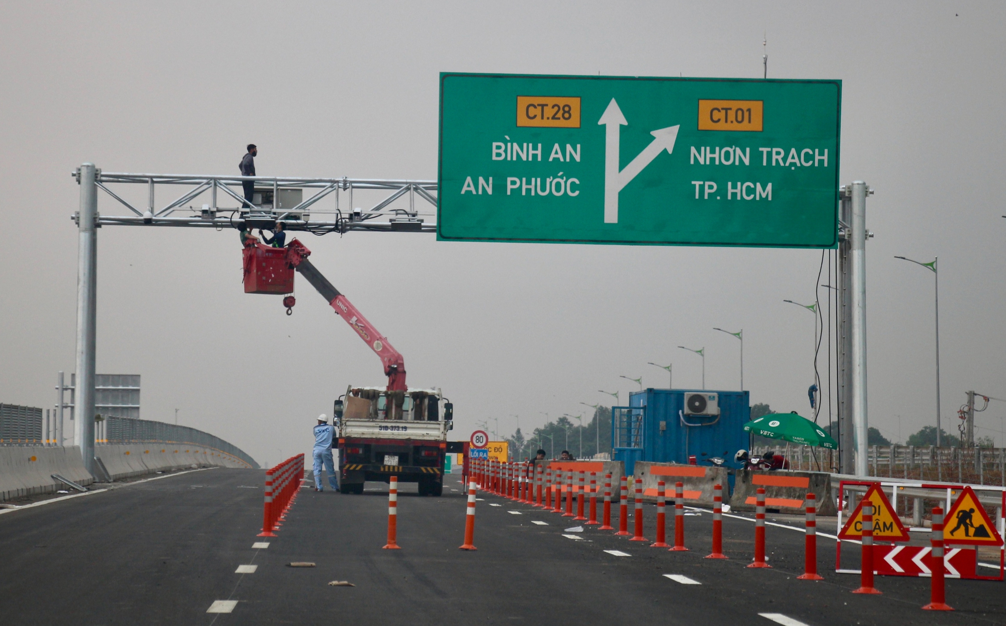 Lắp đặt hệ thống thu phí không dừng phục vụ khai thác cao tốc Biên Hòa - Vũng Tàu- Ảnh 2. Lắp đặt hệ thống thu phí không dừng phục vụ khai thác cao tốc Biên Hòa - Vũng Tàu- Ảnh 2.