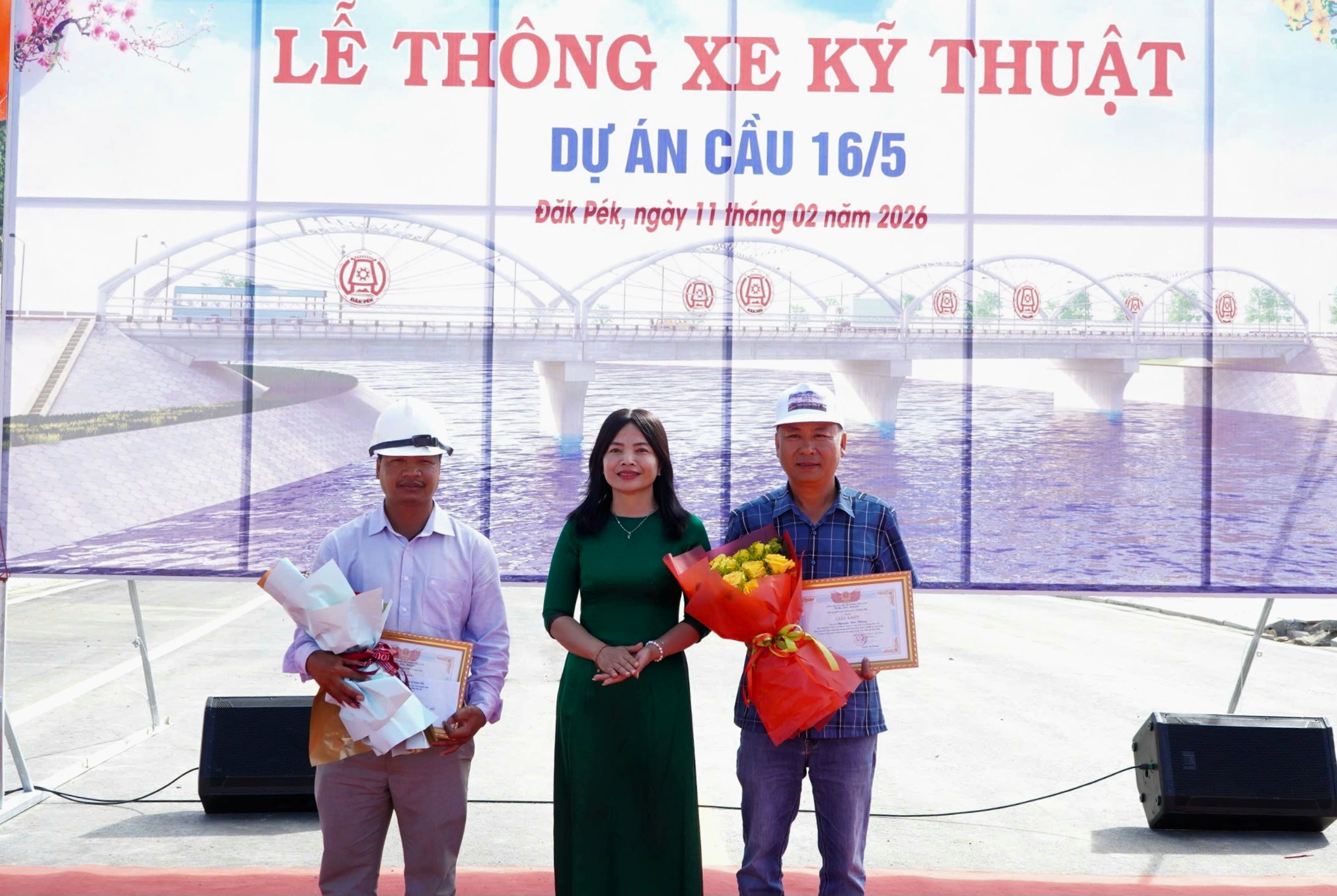 Quảng Ng&atilde;i: Cầu 86 tỷ đồng bắc qua s&ocirc;ng P&ocirc; K&ocirc; th&ocirc;ng xe, phục vụ người d&acirc;n đi lại dịp Tết- Ảnh 10.