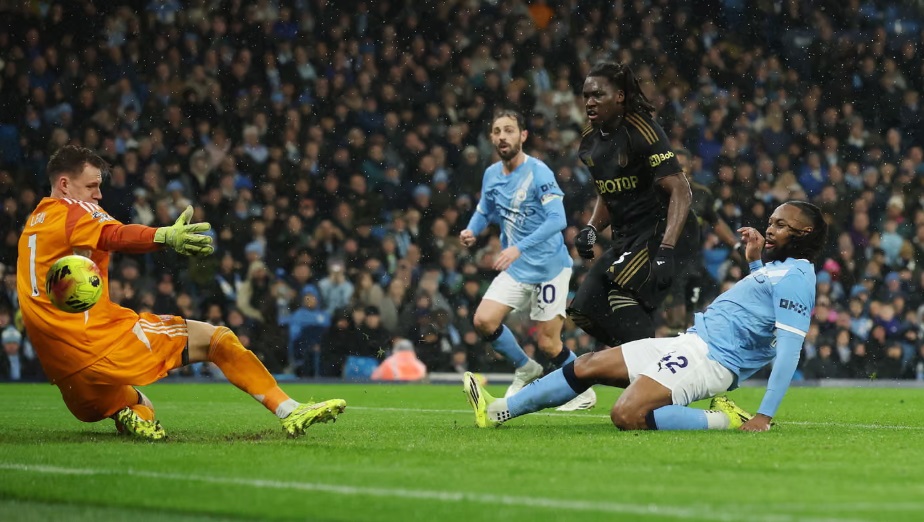 Thắng thuyết phục Fulham, Man City rút ngắn cách biệt với Arsenal- Ảnh 1. Thắng thuyết phục Fulham, Man City rút ngắn cách biệt với Arsenal- Ảnh 1.