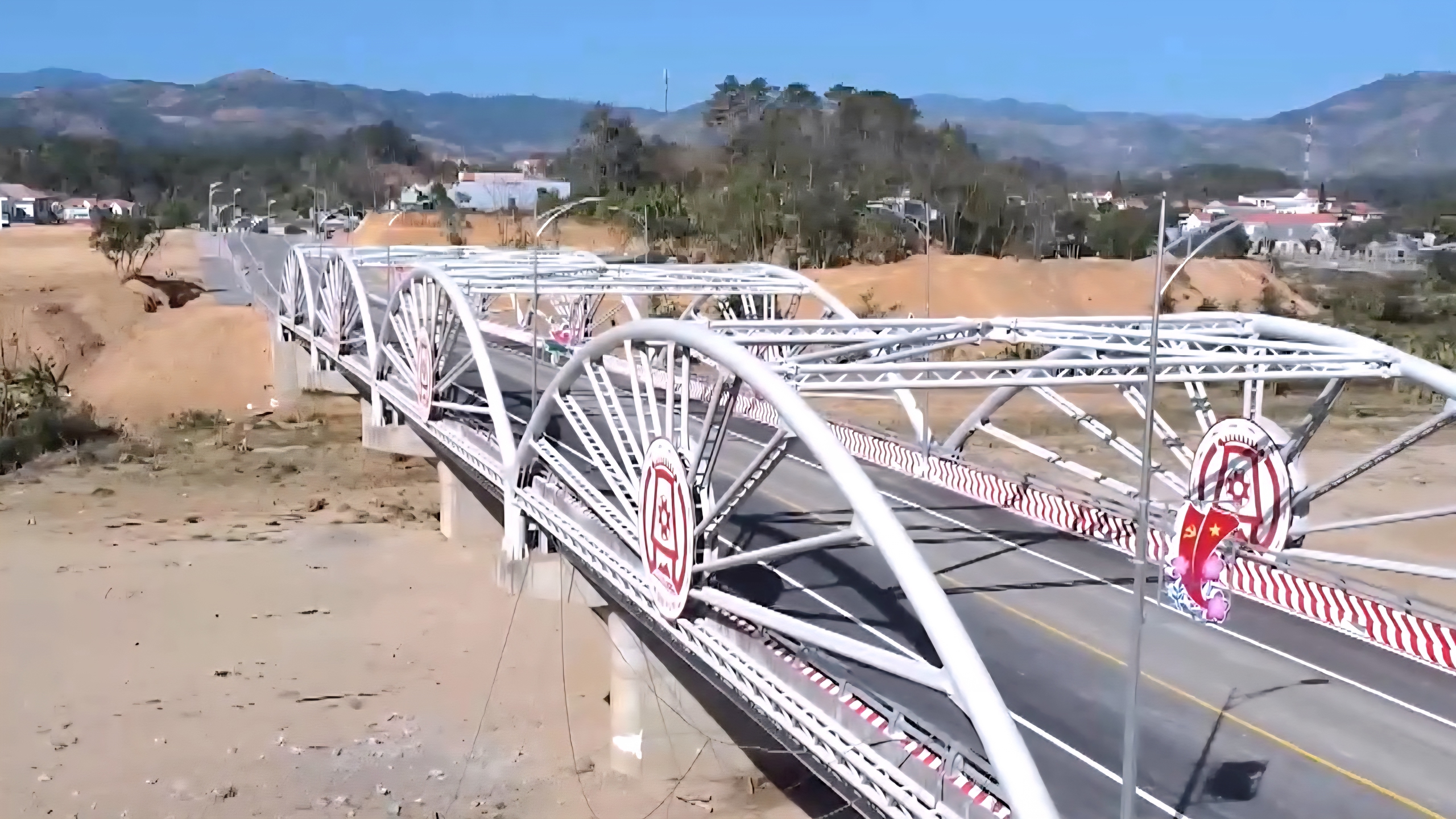 Quảng Ng&atilde;i: Cầu 86 tỷ đồng bắc qua s&ocirc;ng P&ocirc; K&ocirc; th&ocirc;ng xe, phục vụ người d&acirc;n đi lại dịp Tết- Ảnh 4.