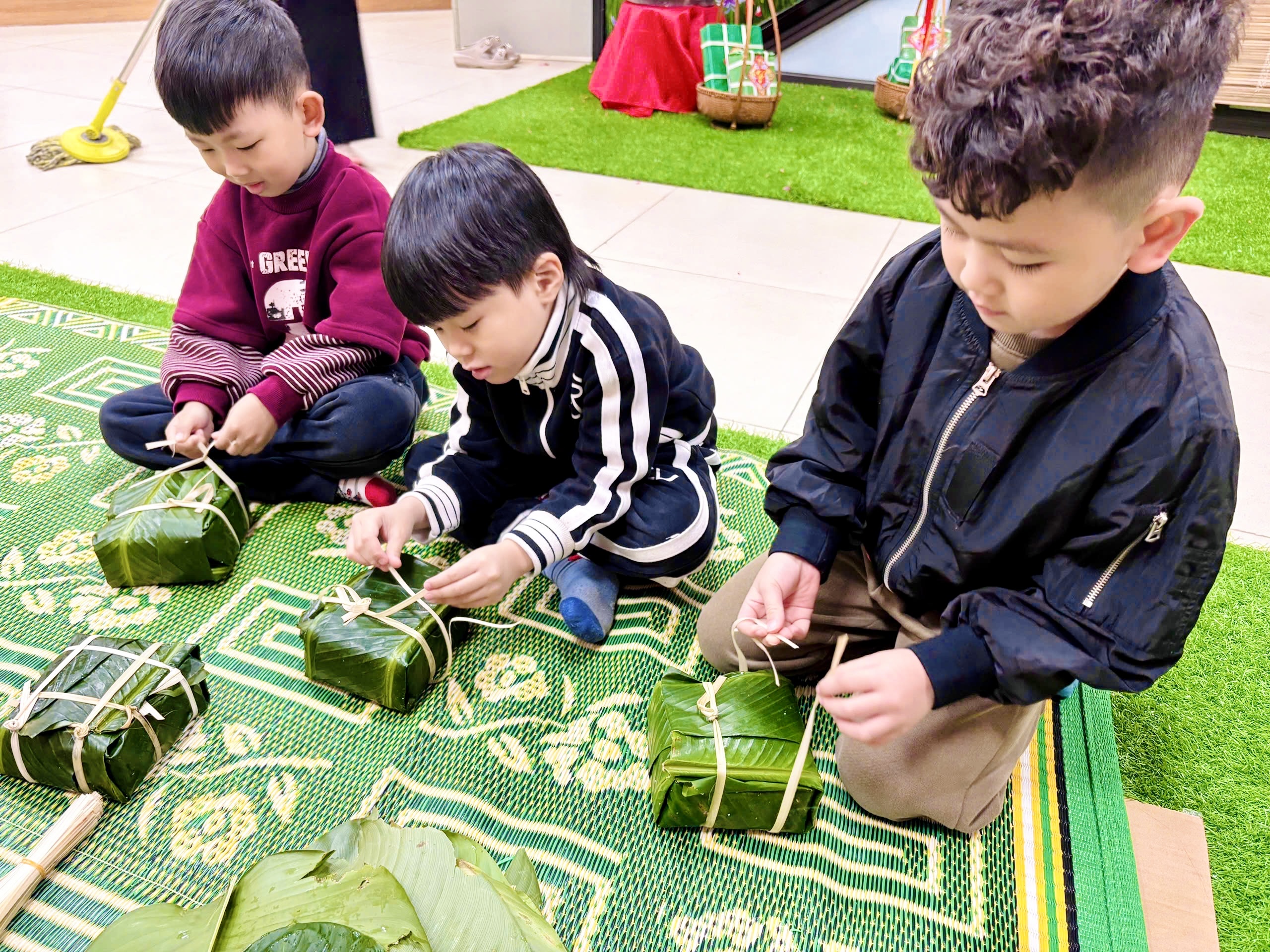 Hội chợ Xuân gắn kết: Tết cổ truyền và những trải nghiệm học đường- Ảnh 21. Hội chợ Xuân gắn kết: Tết cổ truyền và những trải nghiệm học đường- Ảnh 21.