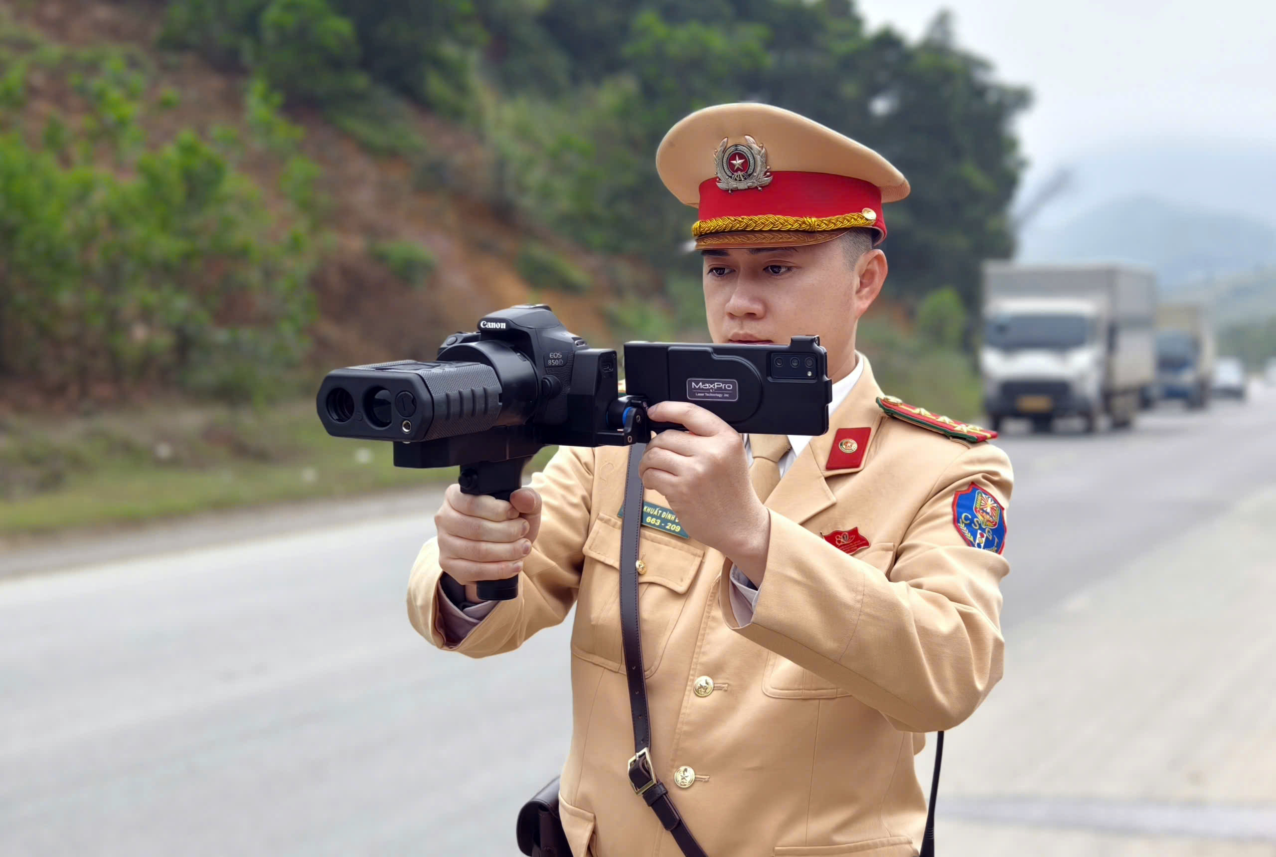 CSGT H&agrave; Nội khuyến c&aacute;o c&aacute;c t&agrave;i xế về qu&ecirc; đ&oacute;n Tết ch&uacute; &yacute; biển b&aacute;o, tr&aacute;nh bị phạt- Ảnh 1.