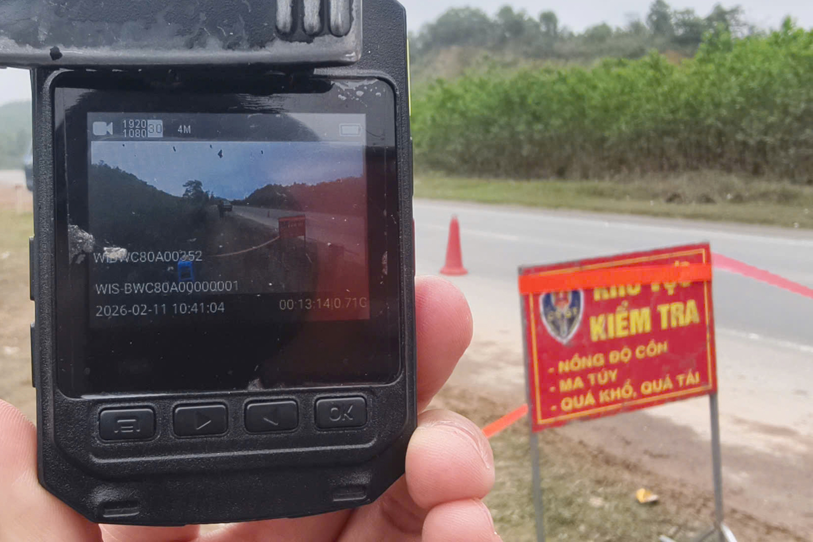 CSGT H&agrave; Nội khuyến c&aacute;o c&aacute;c t&agrave;i xế về qu&ecirc; đ&oacute;n Tết ch&uacute; &yacute; biển b&aacute;o, tr&aacute;nh bị phạt- Ảnh 10.