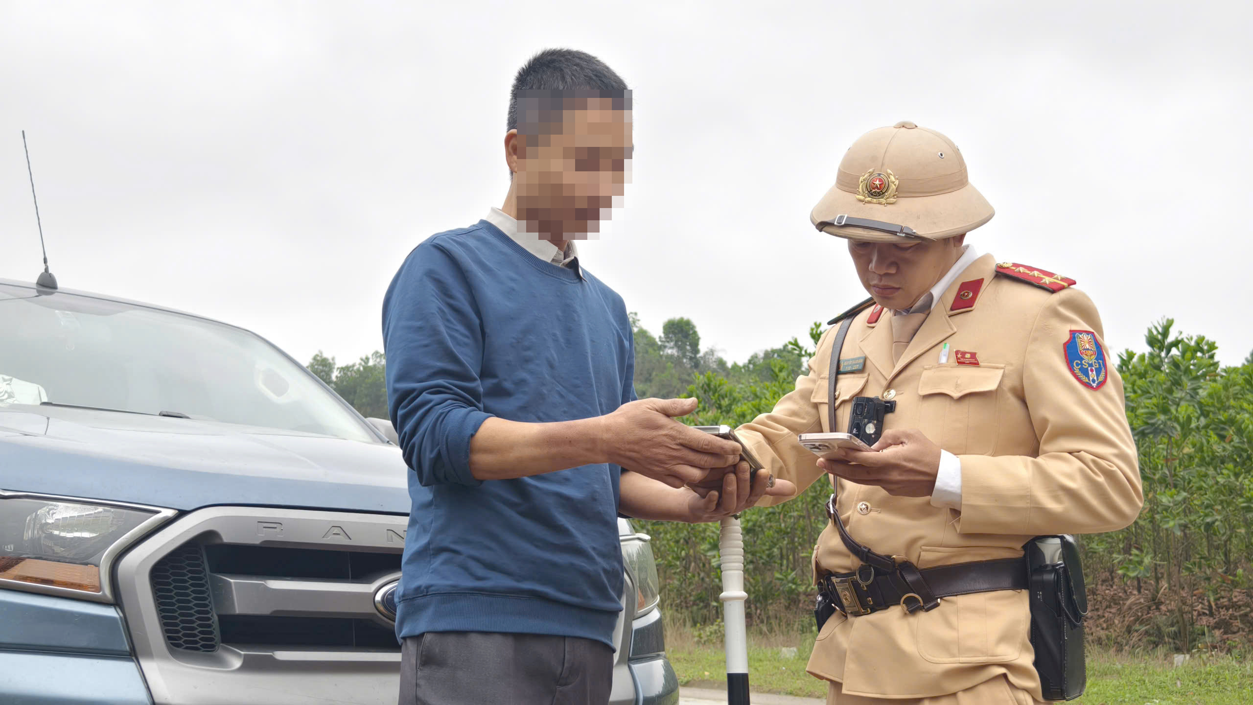 CSGT H&agrave; Nội khuyến c&aacute;o c&aacute;c t&agrave;i xế về qu&ecirc; đ&oacute;n Tết ch&uacute; &yacute; biển b&aacute;o, tr&aacute;nh bị phạt- Ảnh 3.