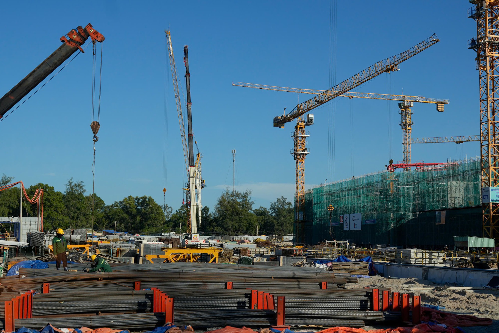 2.600 nh&acirc;n sự l&agrave;m xuy&ecirc;n Tết, 3 dự &aacute;n APEC tại Ph&uacute; Quốc đẩy nhanh tiến độ- Ảnh 1.