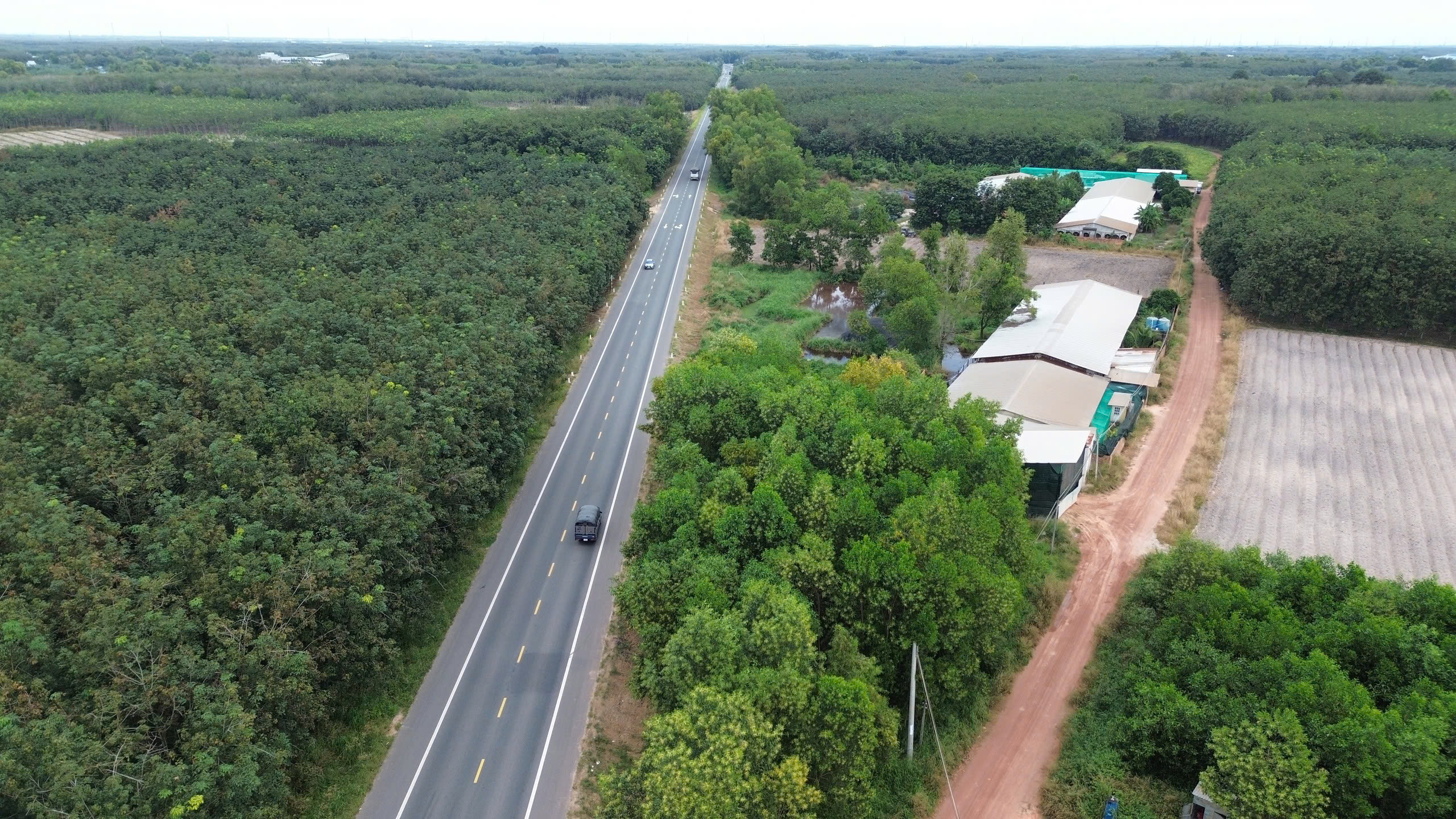 Hai kịch bản đầu tư mở rộng tuyến Chơn Th&agrave;nh - Đức H&ograve;a- Ảnh 1.