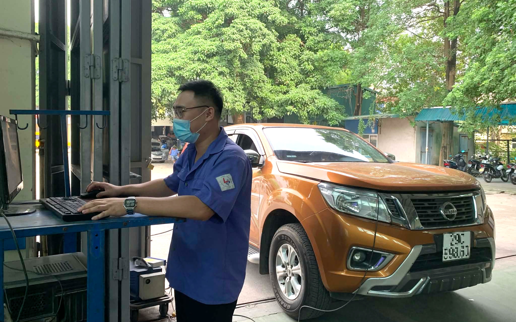 Siết kiểm định kh&iacute; thải &ocirc; t&ocirc; lưu h&agrave;nh từ 1/3, chủ xe cần lưu &yacute; g&igrave;?