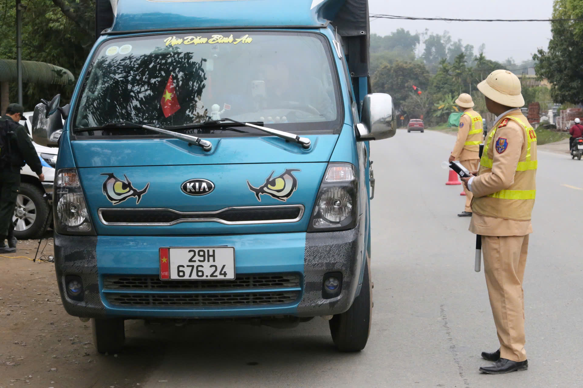 Cao điểm xử l&yacute; vi phạm ATGT dịp Tết Nguy&ecirc;n đ&aacute;n: Kh&ocirc;ng v&ugrave;ng cấm, kh&ocirc;ng ngoại lệ- Ảnh 3.