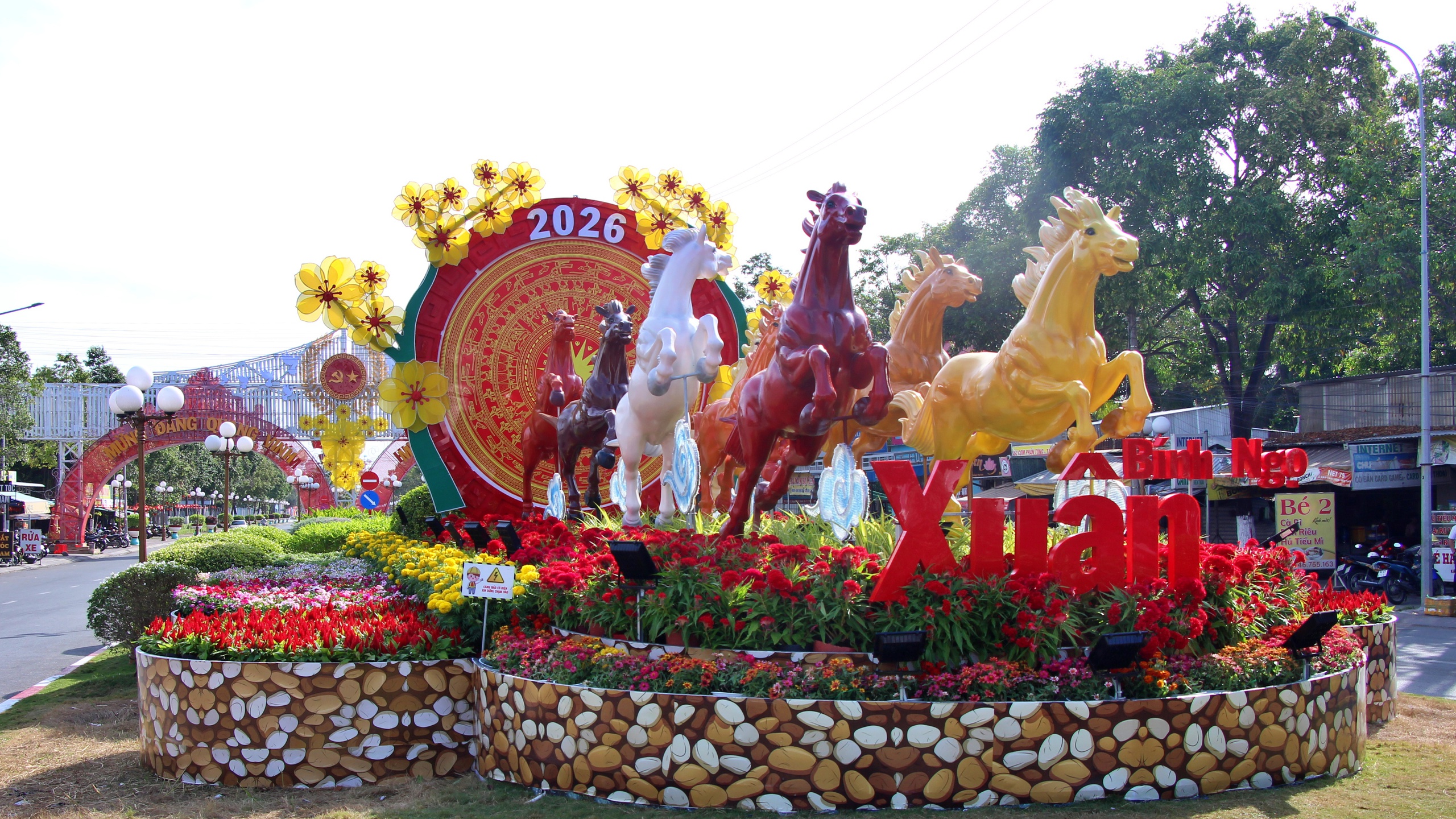 Rộn r&agrave;ng "Xu&acirc;n đổi mới - Tết vươn m&igrave;nh" 2026 ở xứ c&ocirc;ng tử Bạc Li&ecirc;u- Ảnh 2.