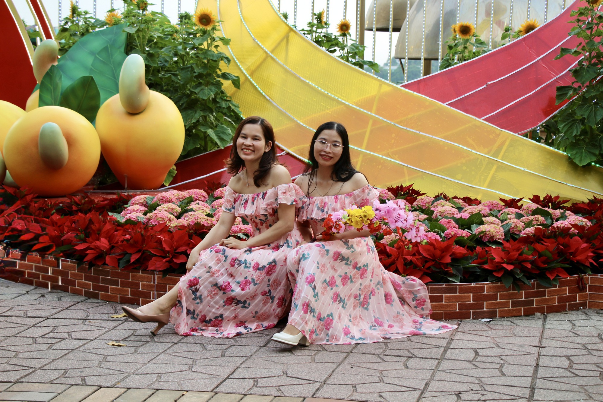 Đường hoa ven s&ocirc;ng Đồng Nai rực rỡ sắc Xu&acirc;n, điểm check-in Tết- Ảnh 12.