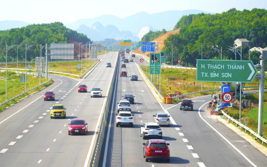 Đẩy mạnh phổ biến, tuy&ecirc;n truyền quy định ph&aacute;p luật ng&agrave;nh X&acirc;y dựng- Ảnh 2.