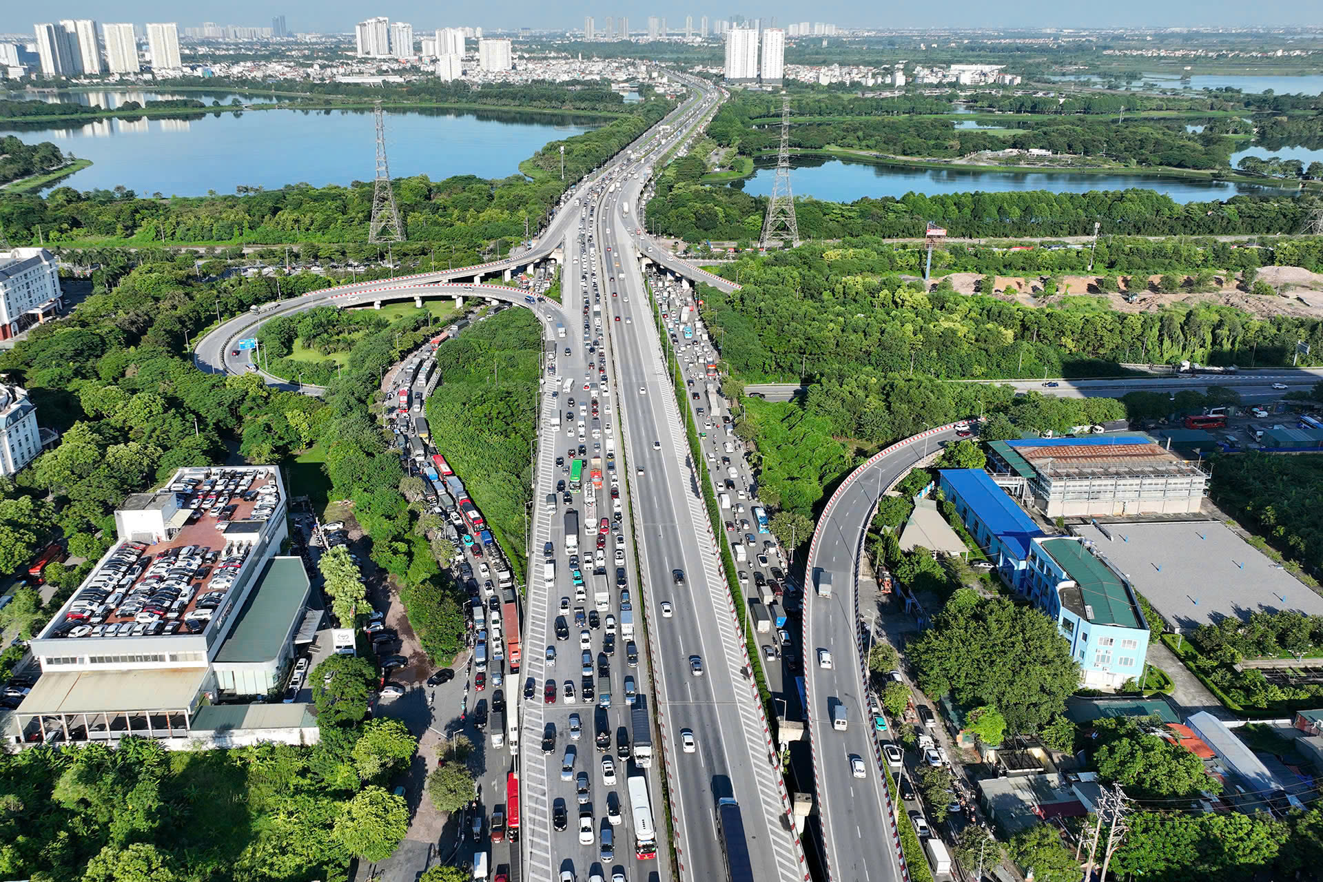 Cục CSGT hướng dẫn lộ tr&igrave;nh từ H&agrave; Nội đi c&aacute;c tỉnh gi&uacute;p t&agrave;i xế tr&aacute;nh &ugrave;n tắc- Ảnh 1.