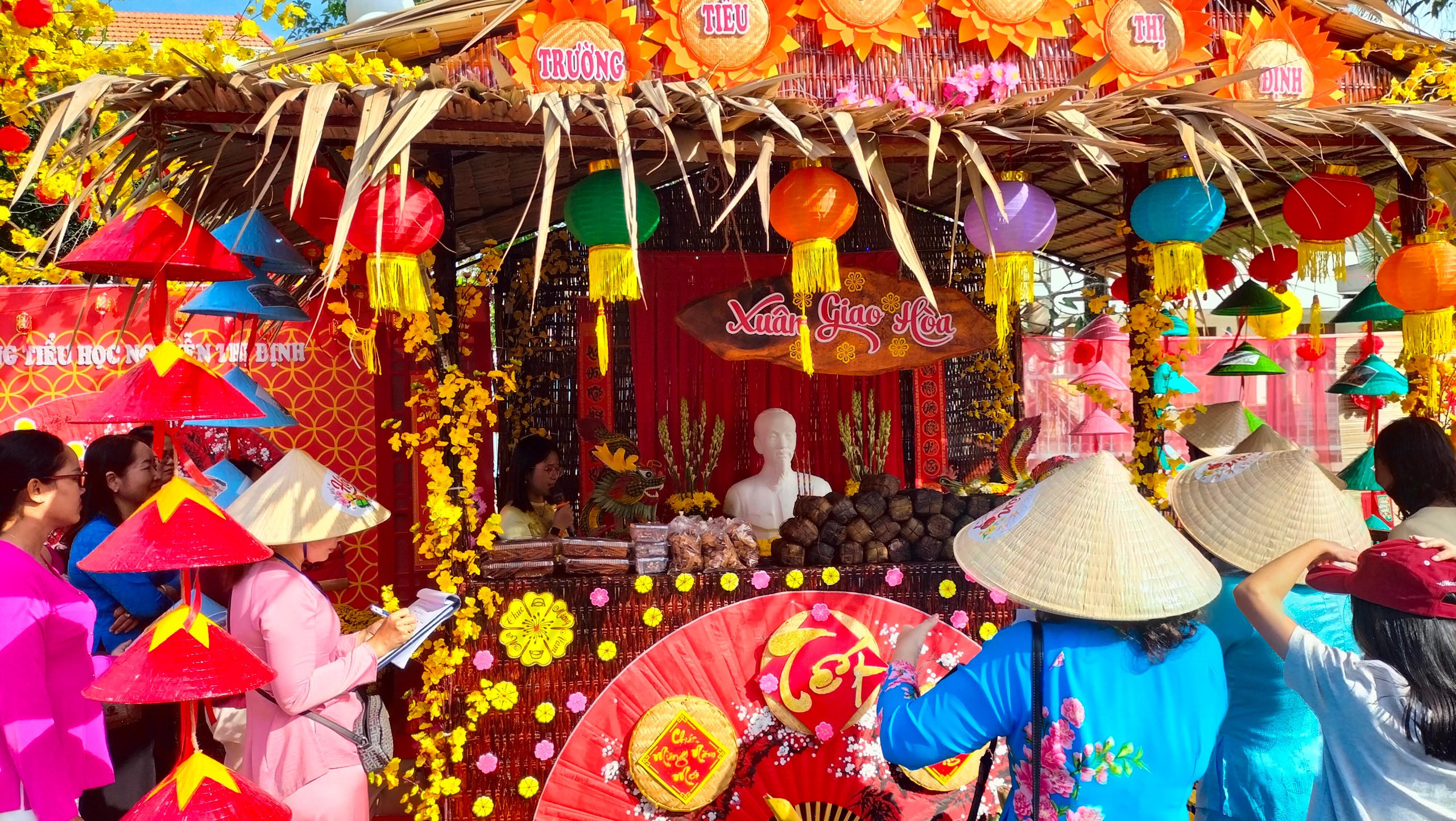 Rộn r&agrave;ng "Xu&acirc;n đổi mới - Tết vươn m&igrave;nh" 2026 ở xứ c&ocirc;ng tử Bạc Li&ecirc;u- Ảnh 9.