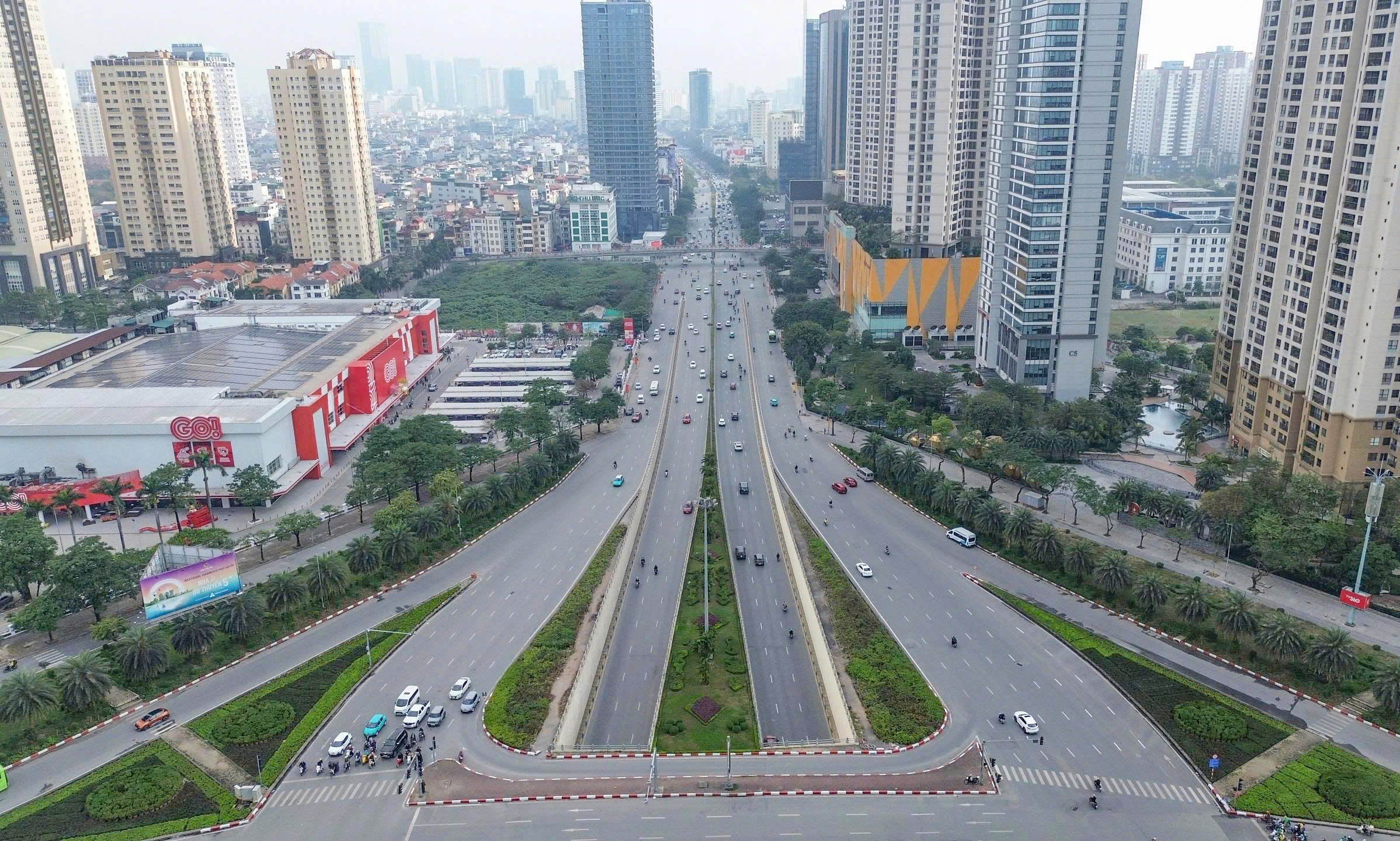 27 Tết Bính Ngọ: Thủ đô thênh thang trong buổi sáng đầu kỳ nghỉ- Ảnh 6. 27 Tết Bính Ngọ: Thủ đô thênh thang trong buổi sáng đầu kỳ nghỉ- Ảnh 6.