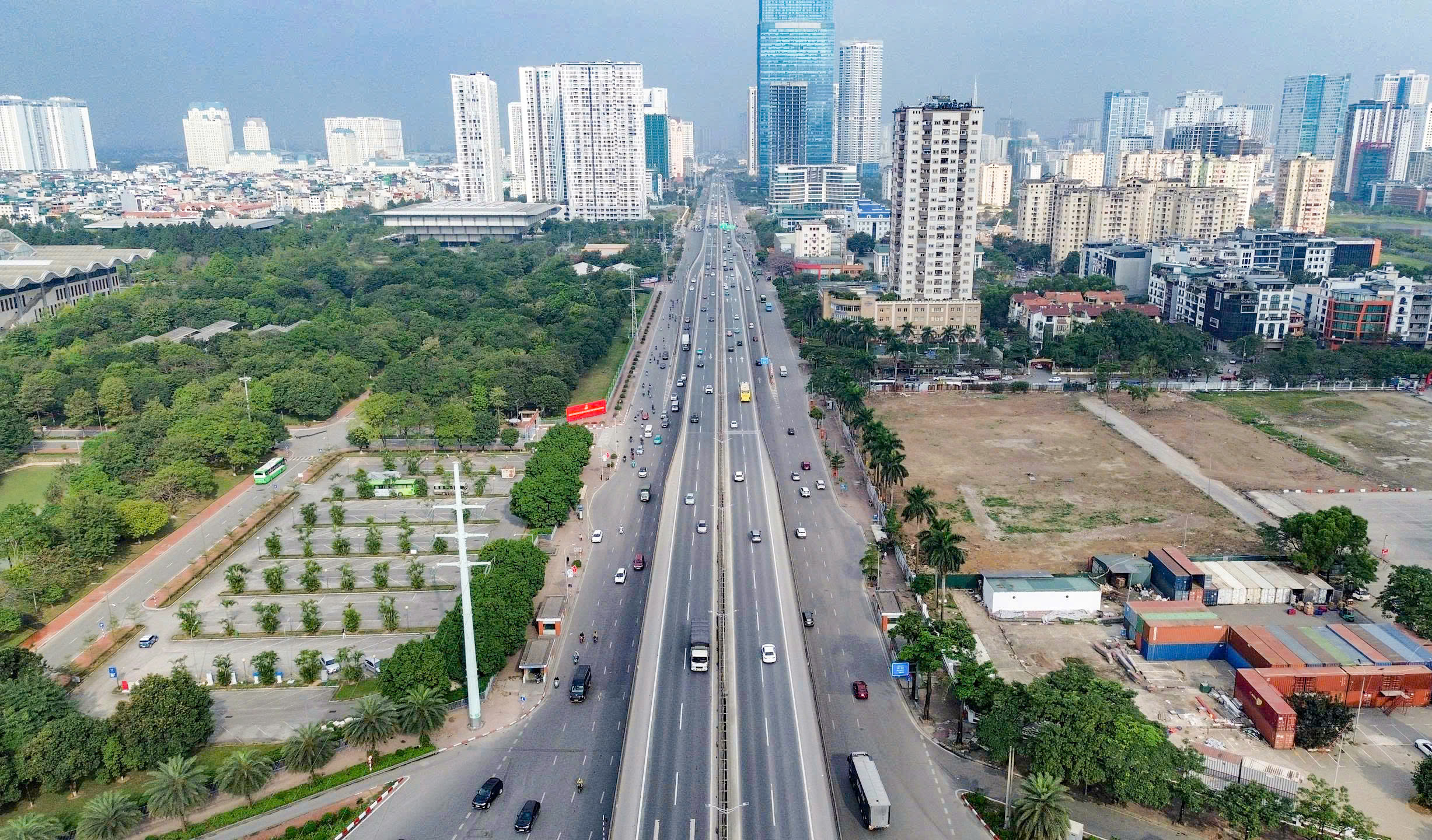 27 Tết Bính Ngọ: Thủ đô thênh thang trong buổi sáng đầu kỳ nghỉ- Ảnh 8. 27 Tết Bính Ngọ: Thủ đô thênh thang trong buổi sáng đầu kỳ nghỉ- Ảnh 8.