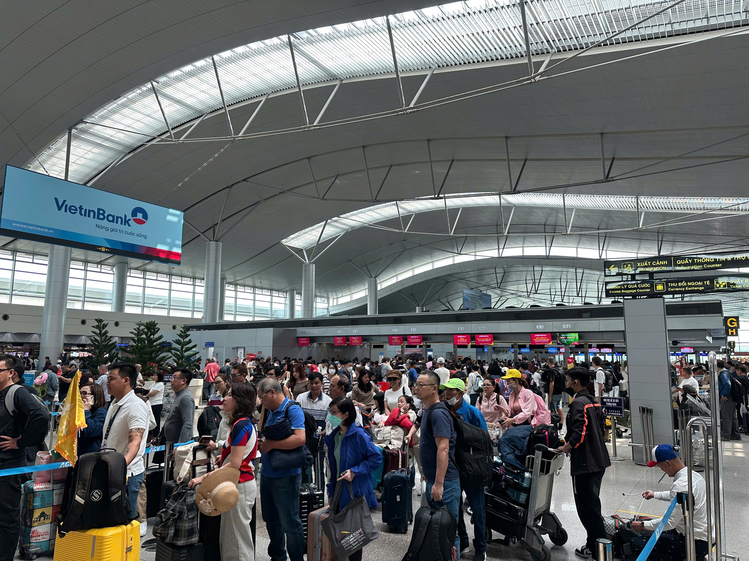 TP.HCM phục vụ hơn 14 triệu lượt h&agrave;nh kh&aacute;ch 9 ng&agrave;y Tết B&iacute;nh Ngọ 2026- Ảnh 3.