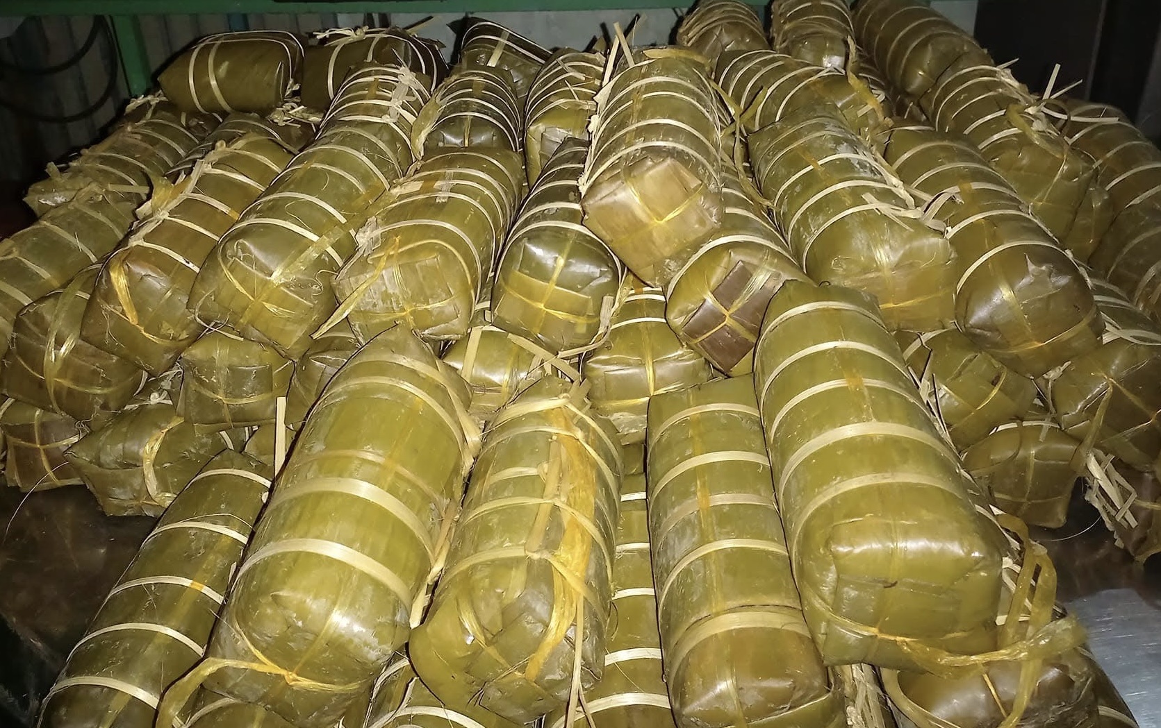 Giữ lửa nồi bánh nghĩa tình: Không khí đón Tết rộn ràng khắp các tỉnh phía Nam- Ảnh 14. Giữ lửa nồi bánh nghĩa tình: Không khí đón Tết rộn ràng khắp các tỉnh phía Nam- Ảnh 14.