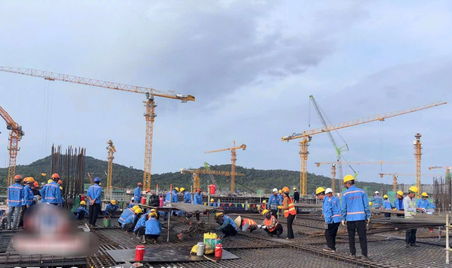 Hơn 6.200 c&ocirc;ng nh&acirc;n, kỹ sư thi c&ocirc;ng xuy&ecirc;n Tết tại c&aacute;c dự &aacute;n APEC ở Ph&uacute; Quốc- Ảnh 1.