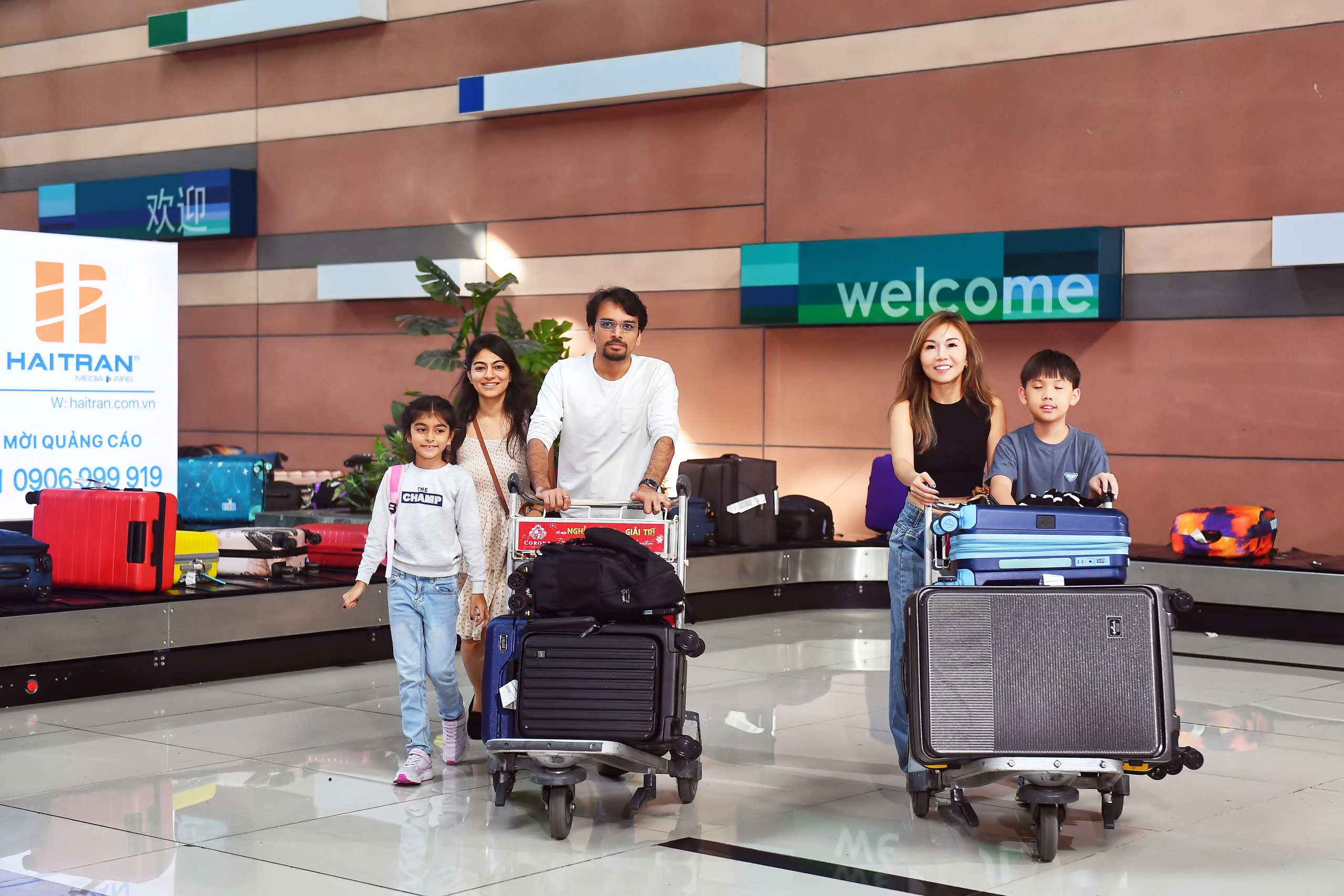 Cảng hàng không quốc tế Phú Quốc lập kỷ lục đón 50 chuyến bay quốc tế một ngày- Ảnh 2. Cảng hàng không quốc tế Phú Quốc lập kỷ lục đón 50 chuyến bay quốc tế một ngày- Ảnh 2.