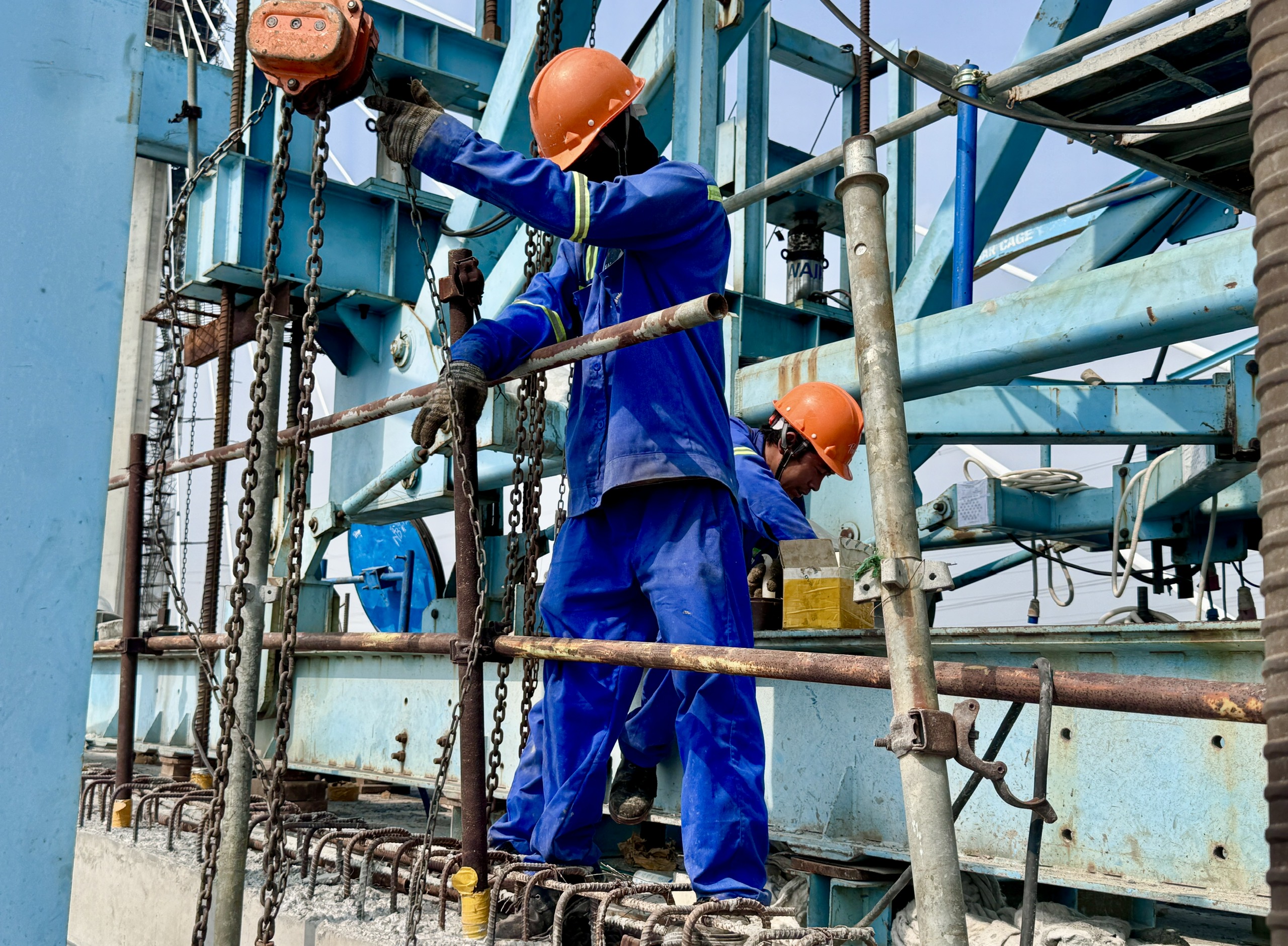 Công nhân bám trụ công trường xuyên Tết, đưa các công trình trọng điểm TP.HCM về đích- Ảnh 12. Công nhân bám trụ công trường xuyên Tết, đưa các công trình trọng điểm TP.HCM về đích- Ảnh 12.