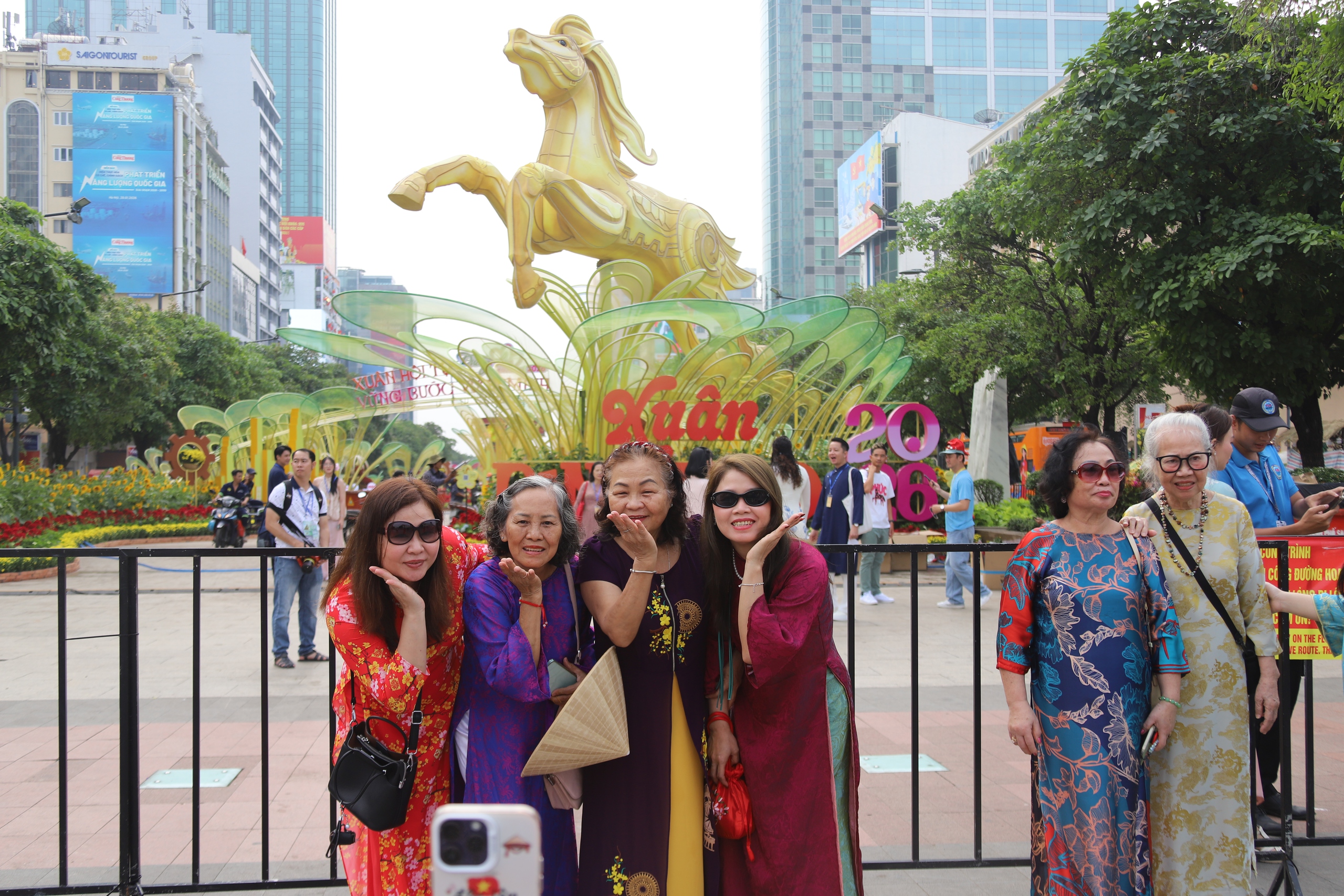 Cận cảnh đường hoa Nguyễn Huệ ở TP.HCM trước giờ khai mạc- Ảnh 5. Cận cảnh đường hoa Nguyễn Huệ ở TP.HCM trước giờ khai mạc- Ảnh 5.