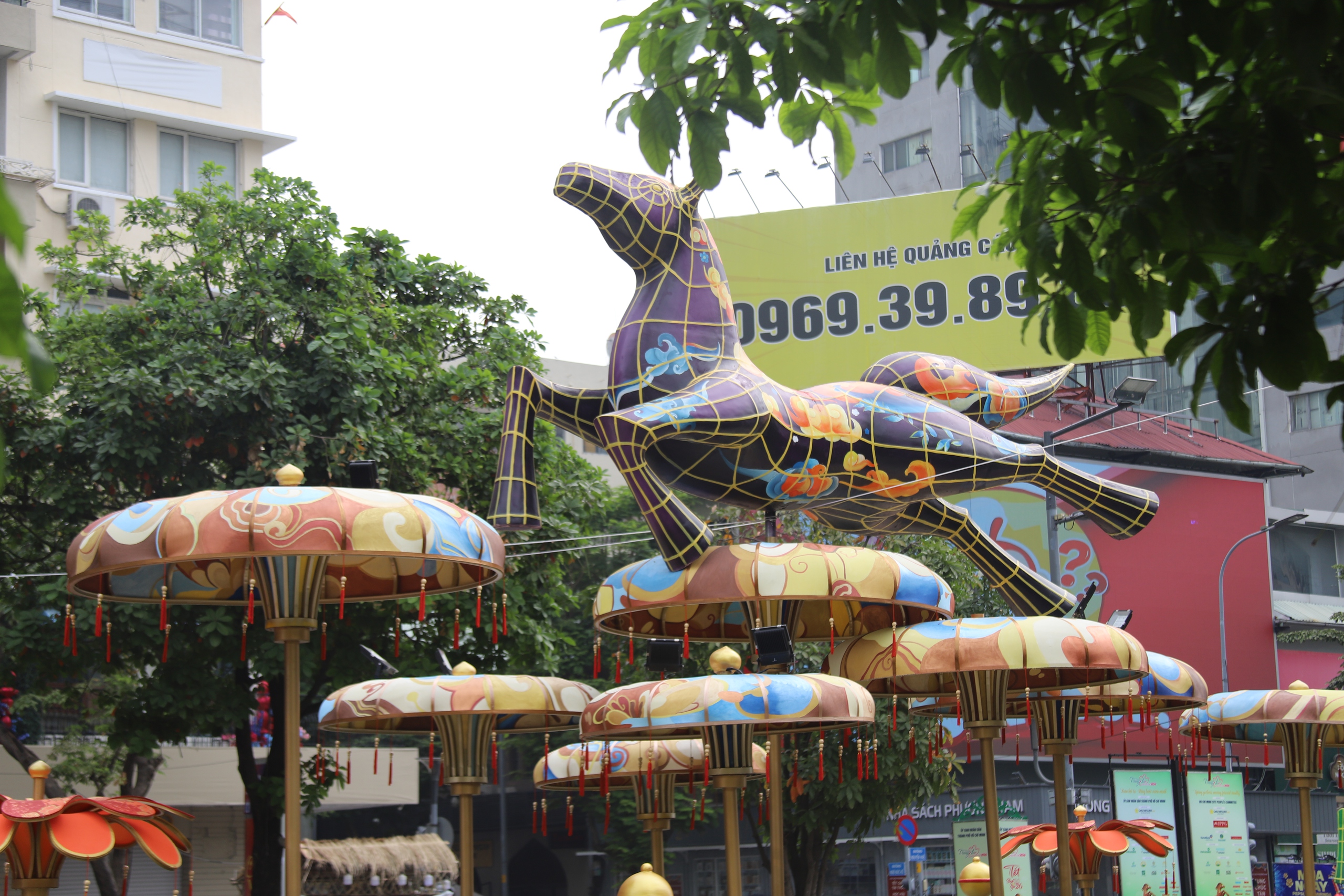 Cận cảnh đường hoa Nguyễn Huệ ở TP.HCM trước giờ khai mạc- Ảnh 11. Cận cảnh đường hoa Nguyễn Huệ ở TP.HCM trước giờ khai mạc- Ảnh 11.