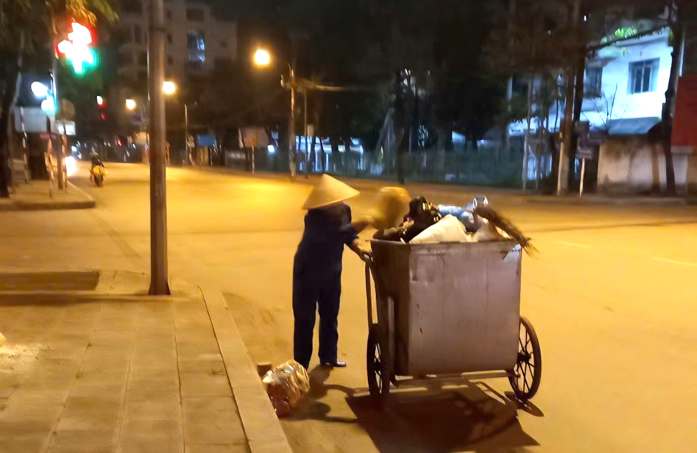 Những người giữ m&ugrave;a Xu&acirc;n sạch đẹp cho đ&ocirc; thị Ninh B&igrave;nh- Ảnh 3.