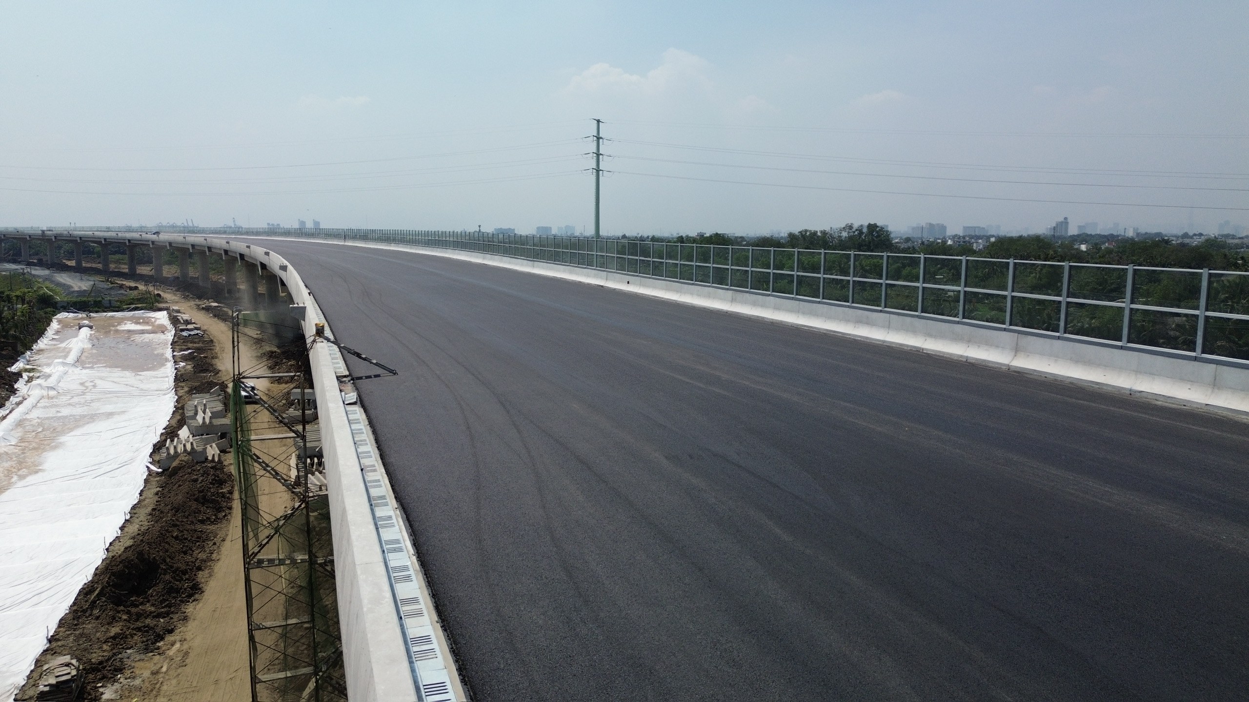 Công nhân bám trụ công trường xuyên Tết, đưa các công trình trọng điểm TP.HCM về đích- Ảnh 8. Công nhân bám trụ công trường xuyên Tết, đưa các công trình trọng điểm TP.HCM về đích- Ảnh 8.