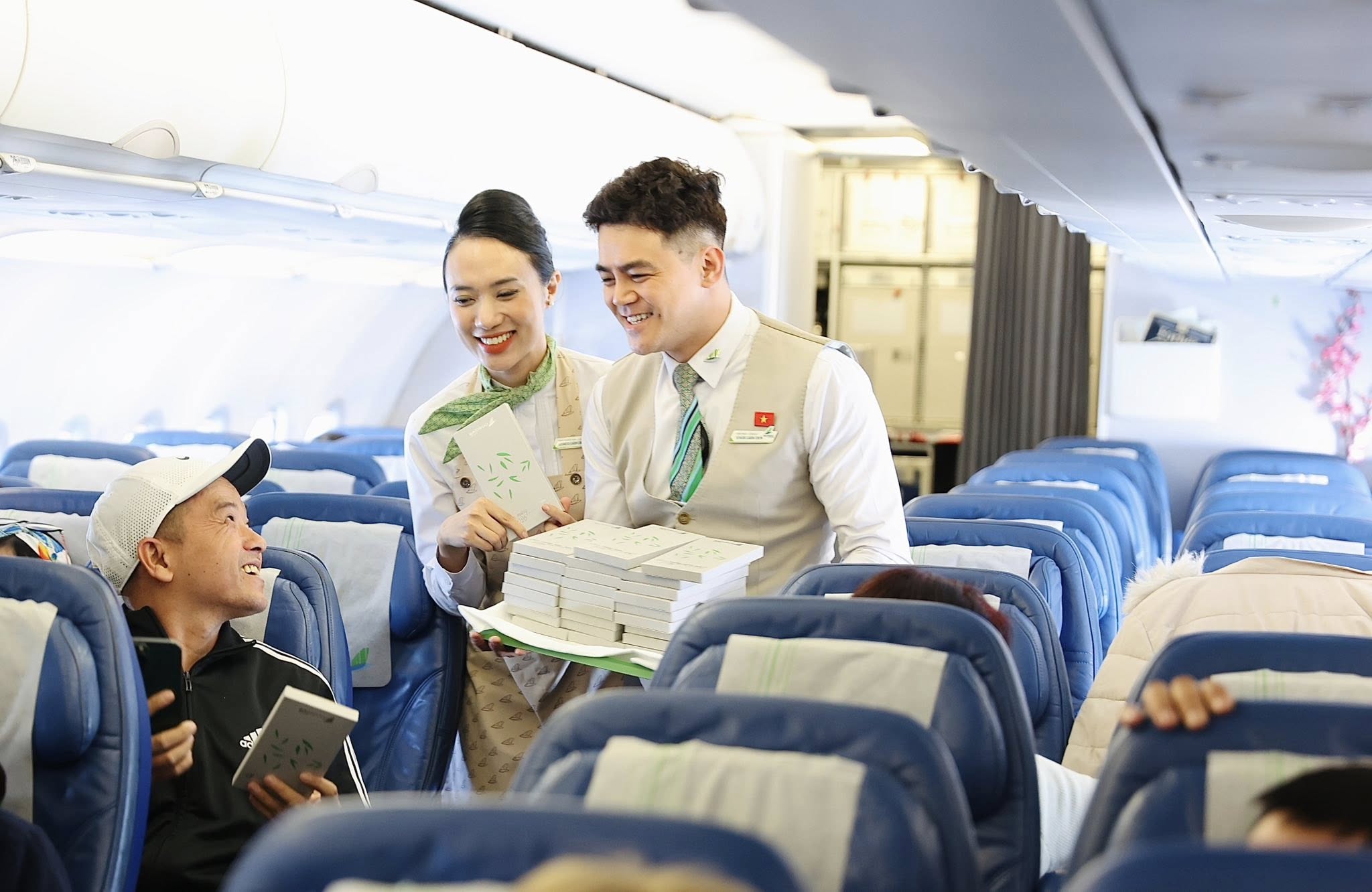 H&aacute;i lộc đầu năm tr&ecirc;n chuyến bay ch&agrave;o Xu&acirc;n B&iacute;nh Ngọ của Bamboo Airways- Ảnh 1.