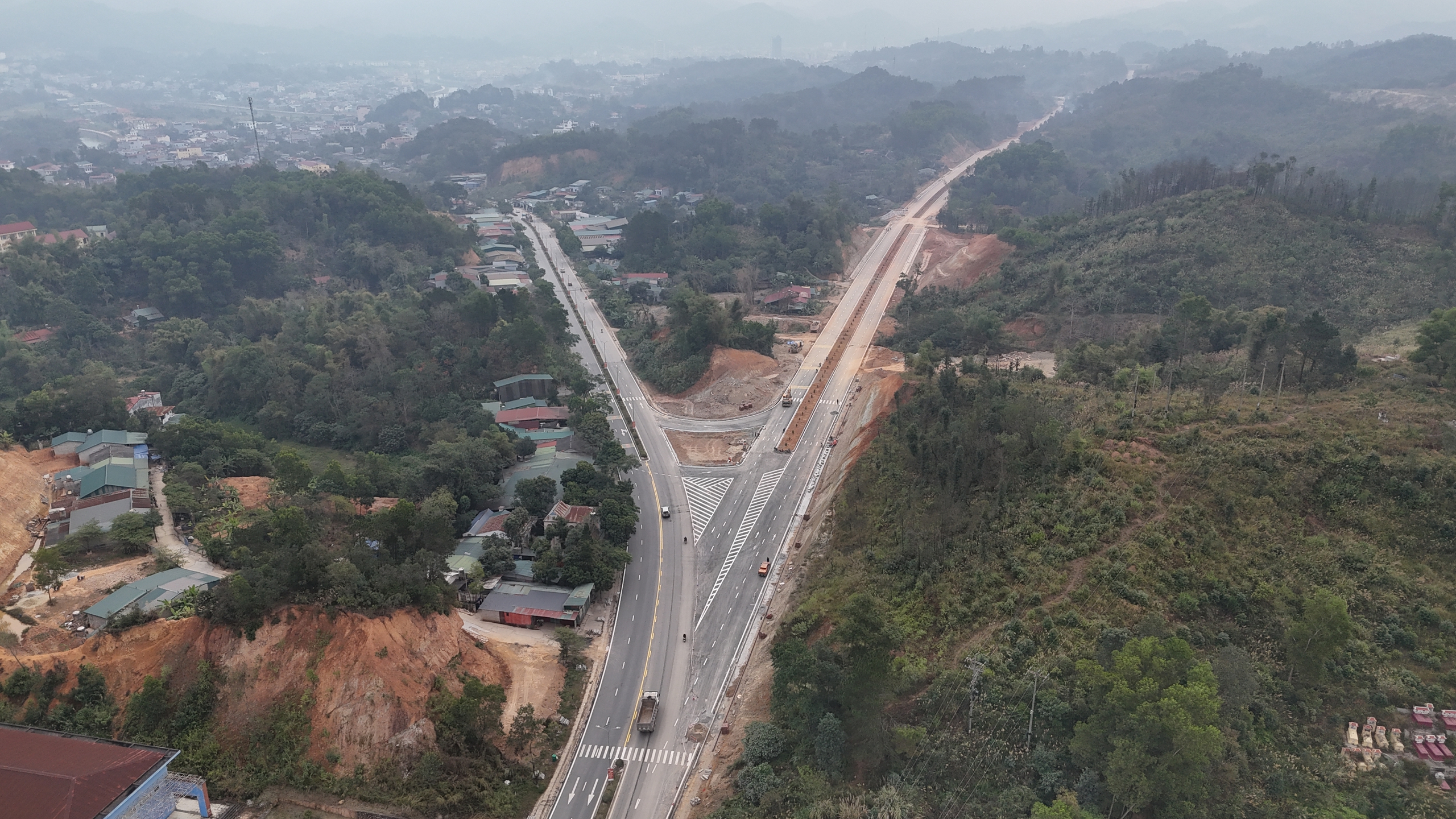 Cận cảnh tuyến tránh thành phố Cao Bằng trước ngày về đích- Ảnh 10. Cận cảnh tuyến tránh thành phố Cao Bằng trước ngày về đích- Ảnh 10.