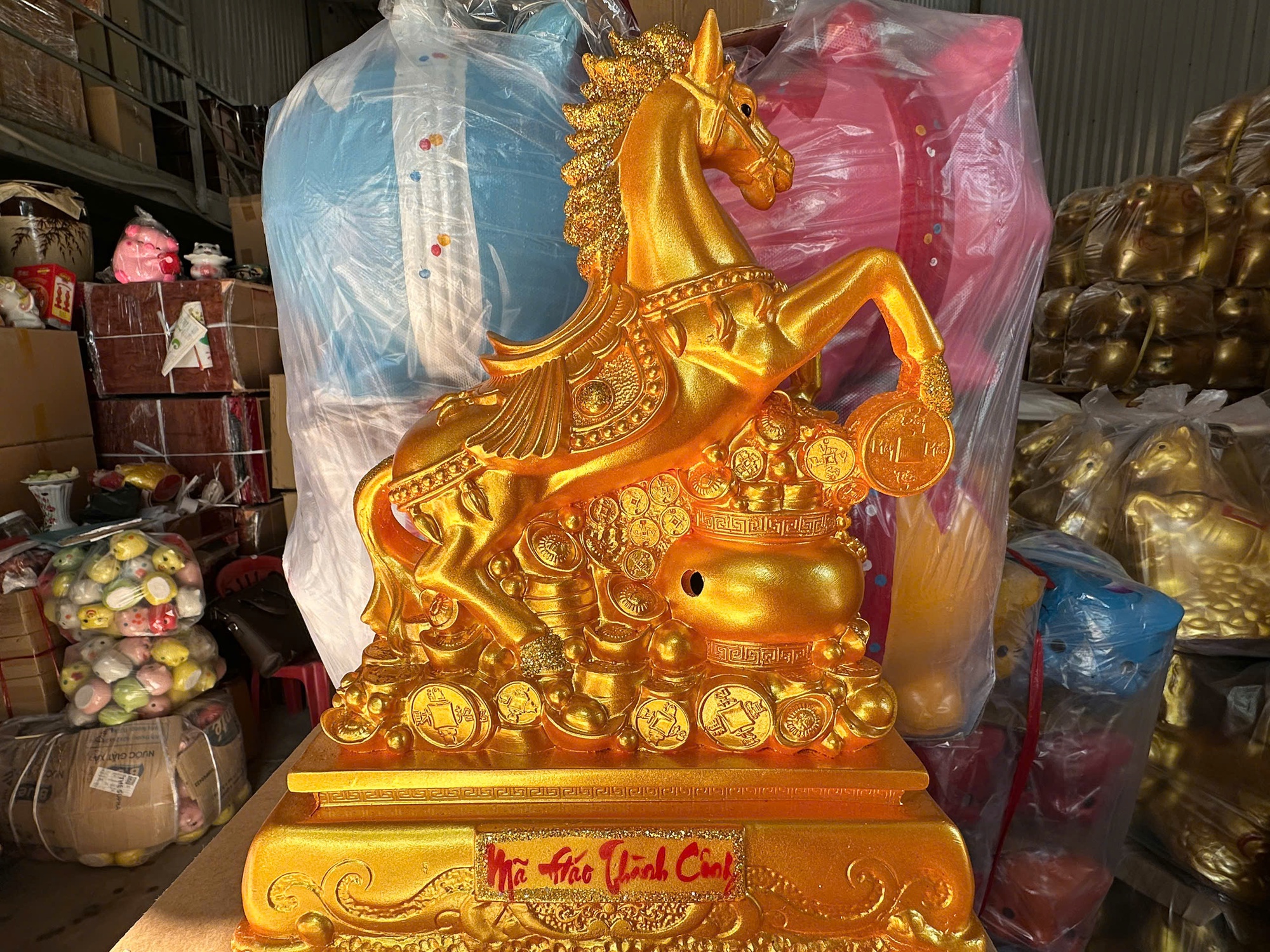 TP.HCM: Vựa gốm tấp nập, nghệ nh&acirc;n lặng lẽ giữ hồn nghề ở l&agrave;ng L&aacute;i Thi&ecirc;u- Ảnh 7.