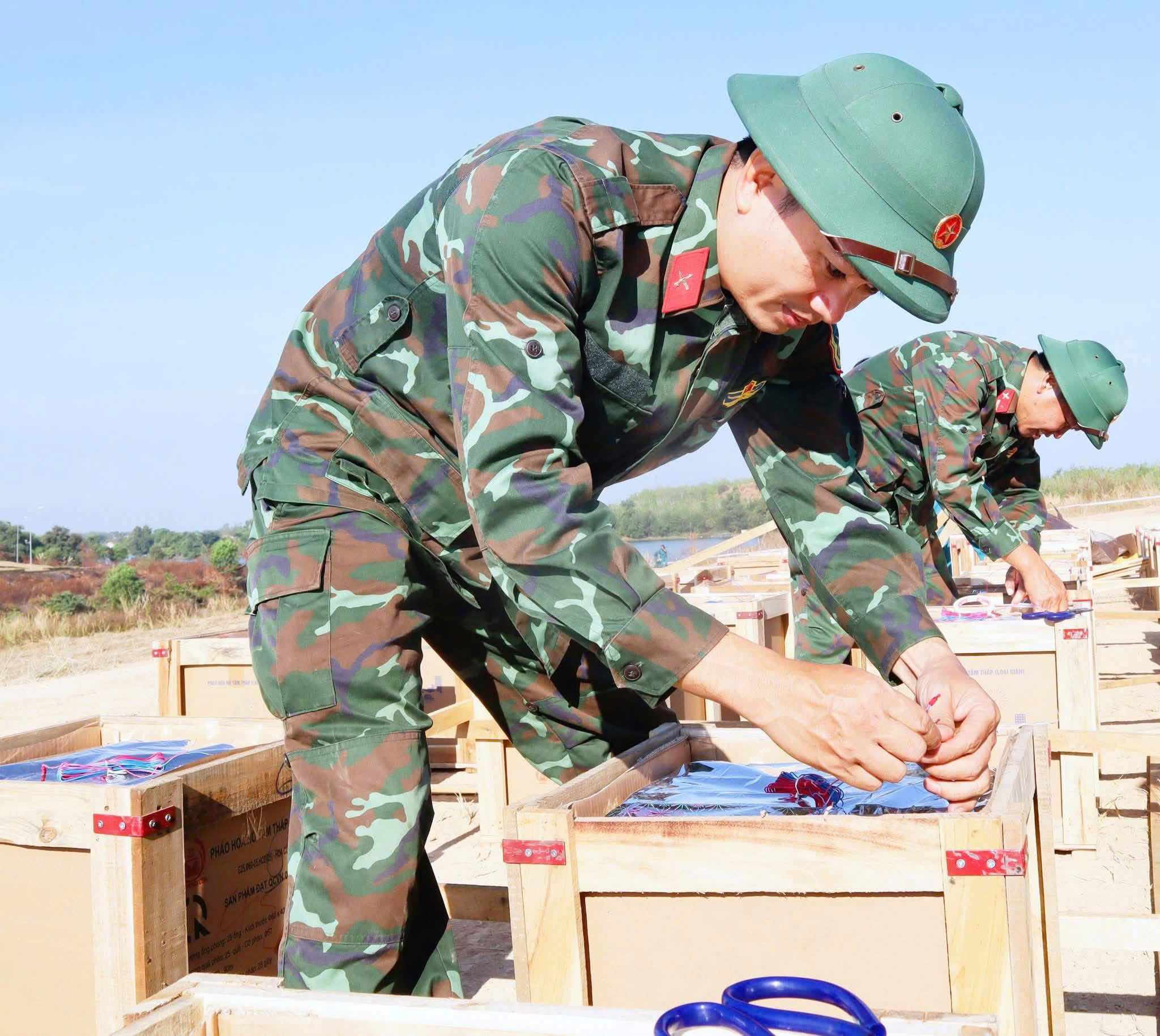 Trận địa ph&aacute;o hoa c&aacute;c tỉnh ph&iacute;a Nam sẵn s&agrave;ng khai hỏa ch&agrave;o năm mới B&iacute;nh Ngọ 2026- Ảnh 14.