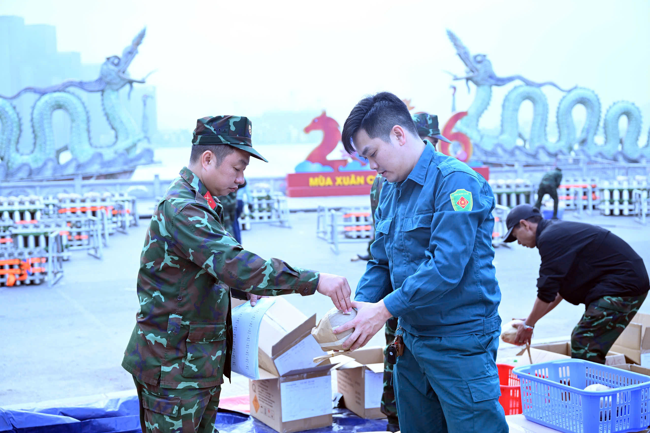 H&agrave; Nội sẵn s&agrave;ng 34 trận địa ph&aacute;o hoa, CSGT khuyến c&aacute;o trước đ&ecirc;m Giao thừa- Ảnh 3.