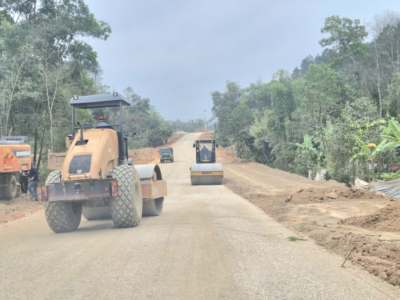 Cận cảnh tuyến tránh thành phố Cao Bằng trước ngày về đích- Ảnh 1. Cận cảnh tuyến tránh thành phố Cao Bằng trước ngày về đích- Ảnh 1.