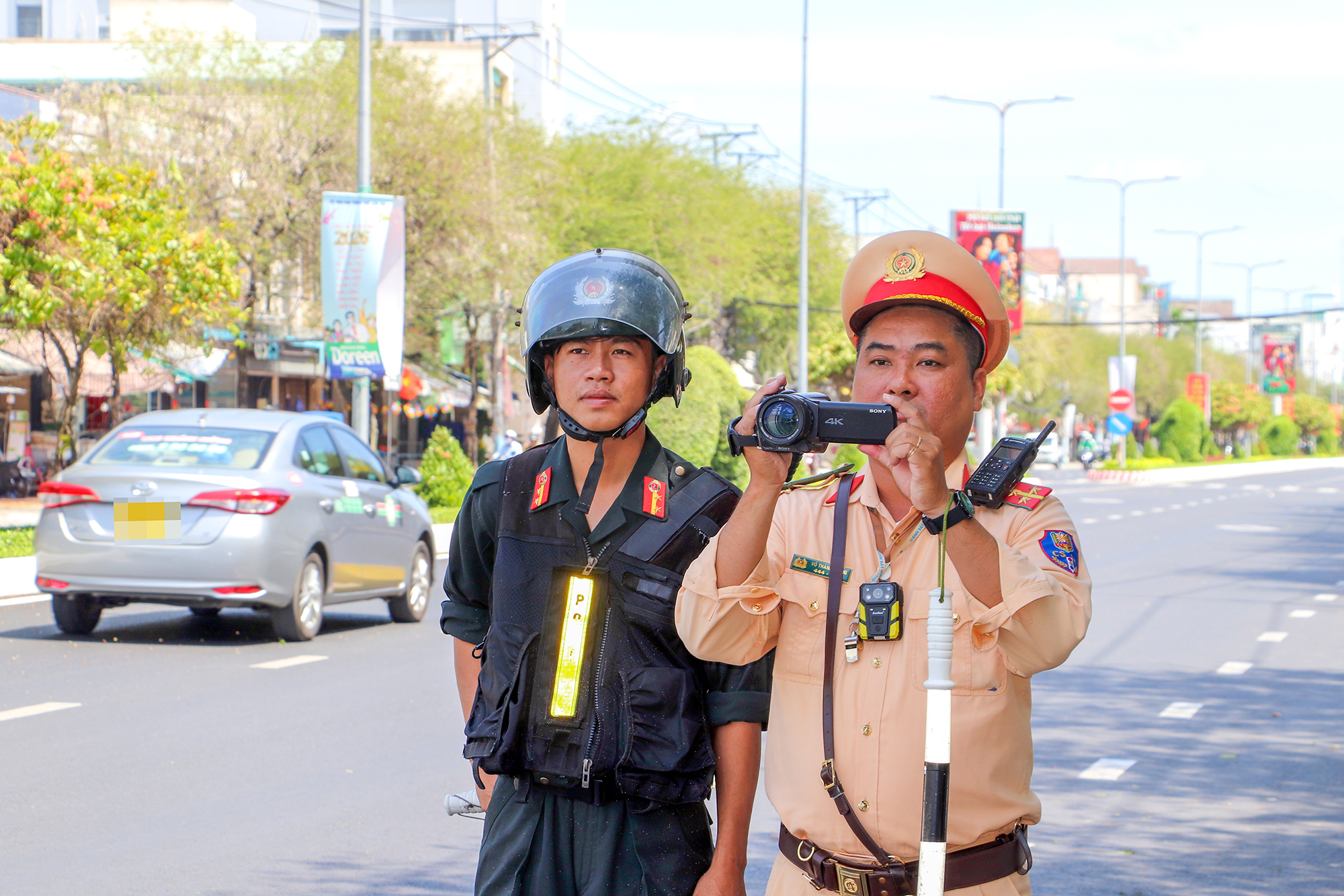 CSGT đồng loạt kiểm tra, vi phạm nồng độ cồn tại Cần Thơ giảm rõ rệt- Ảnh 7. CSGT đồng loạt kiểm tra, vi phạm nồng độ cồn tại Cần Thơ giảm rõ rệt- Ảnh 7.