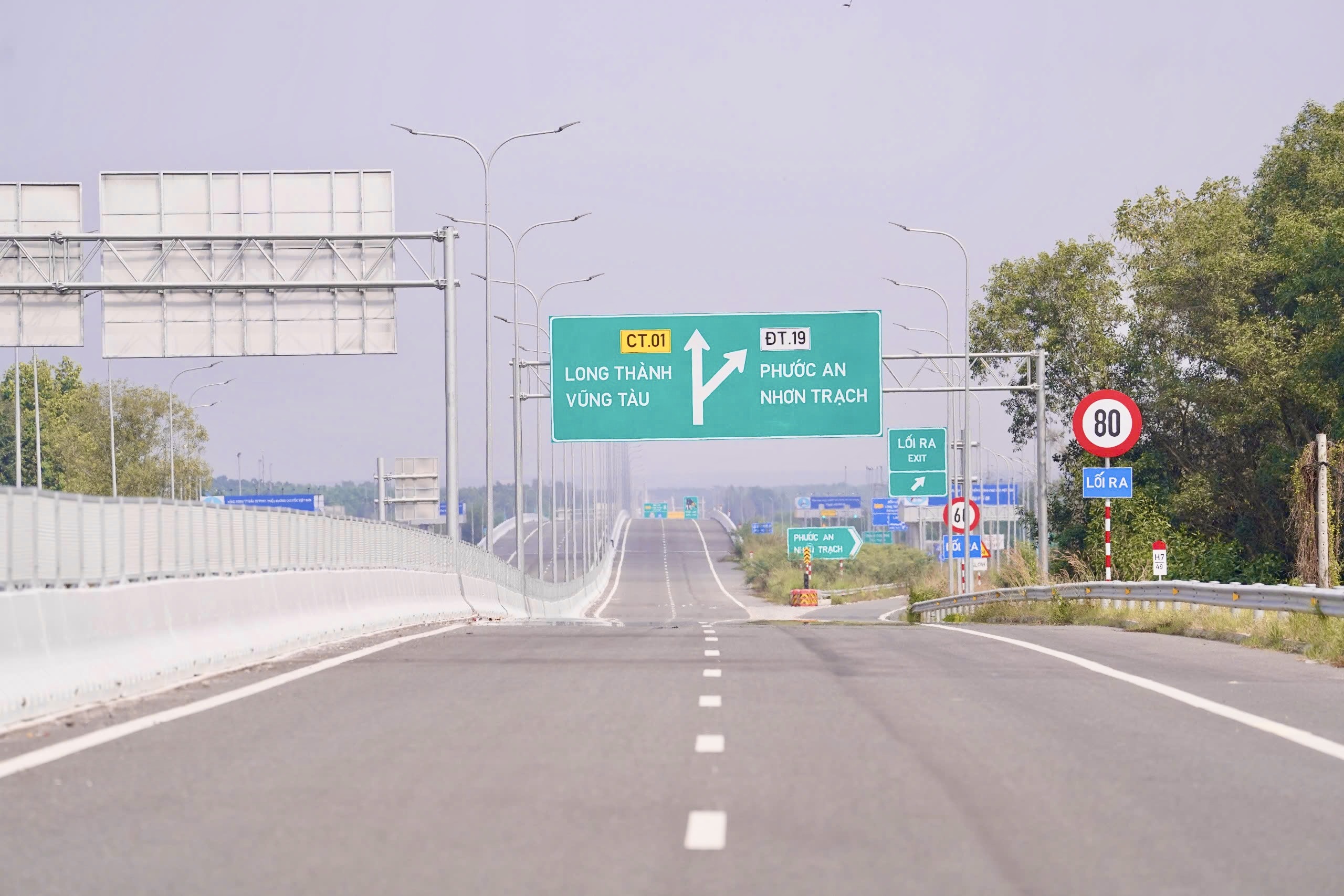 Sân bay Long Thành và mạng lưới cao tốc: Đòn bẩy đưa Đồng Nai thành cực tăng trưởng- Ảnh 2. Sân bay Long Thành và mạng lưới cao tốc: Đòn bẩy đưa Đồng Nai thành cực tăng trưởng- Ảnh 2.