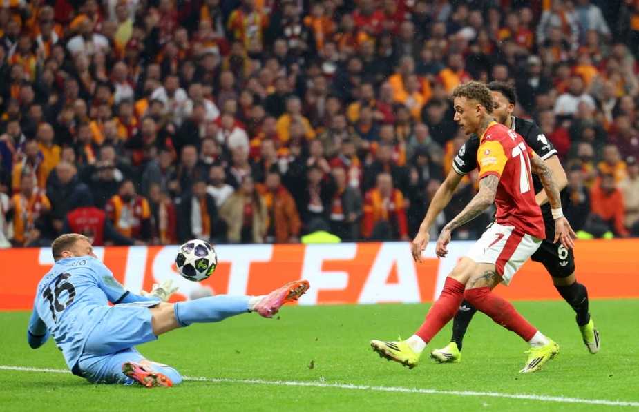 Ngược dòng hạ Juventus, Galatasaray tạo lợi thế lớn play-off C1- Ảnh 2. Ngược dòng hạ Juventus, Galatasaray tạo lợi thế lớn play-off C1- Ảnh 2.