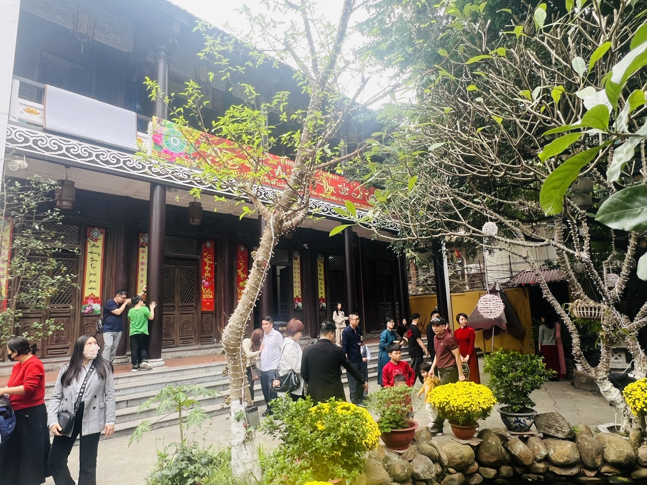 H&agrave; Nội: Người d&acirc;n nườm nượp đi lễ đầu năm- Ảnh 4.