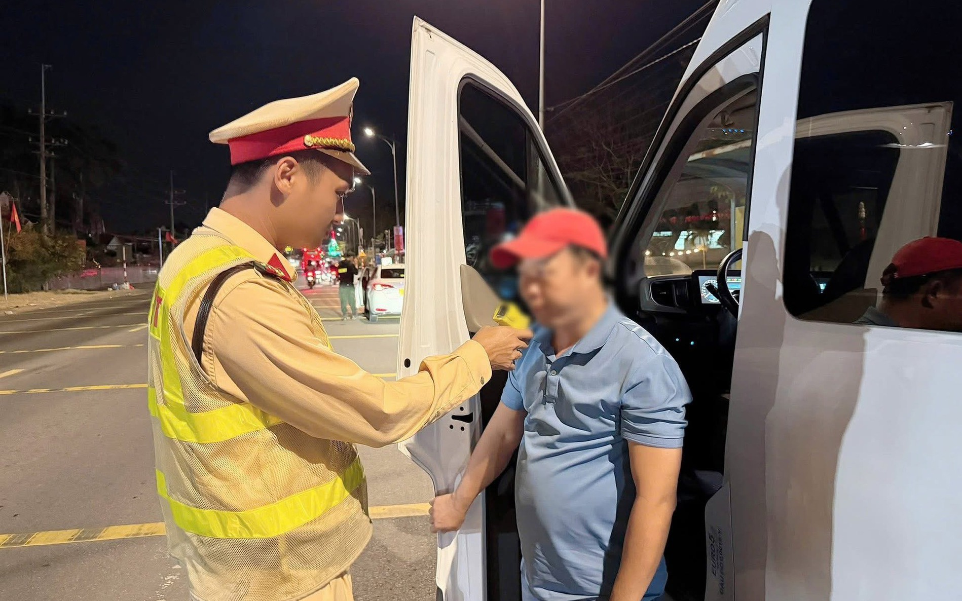 Tăng cường kiểm tra dịp Tết, CSGT Đồng Nai xử l&yacute; nhiều t&agrave;i xế vi phạm nồng độ cồn