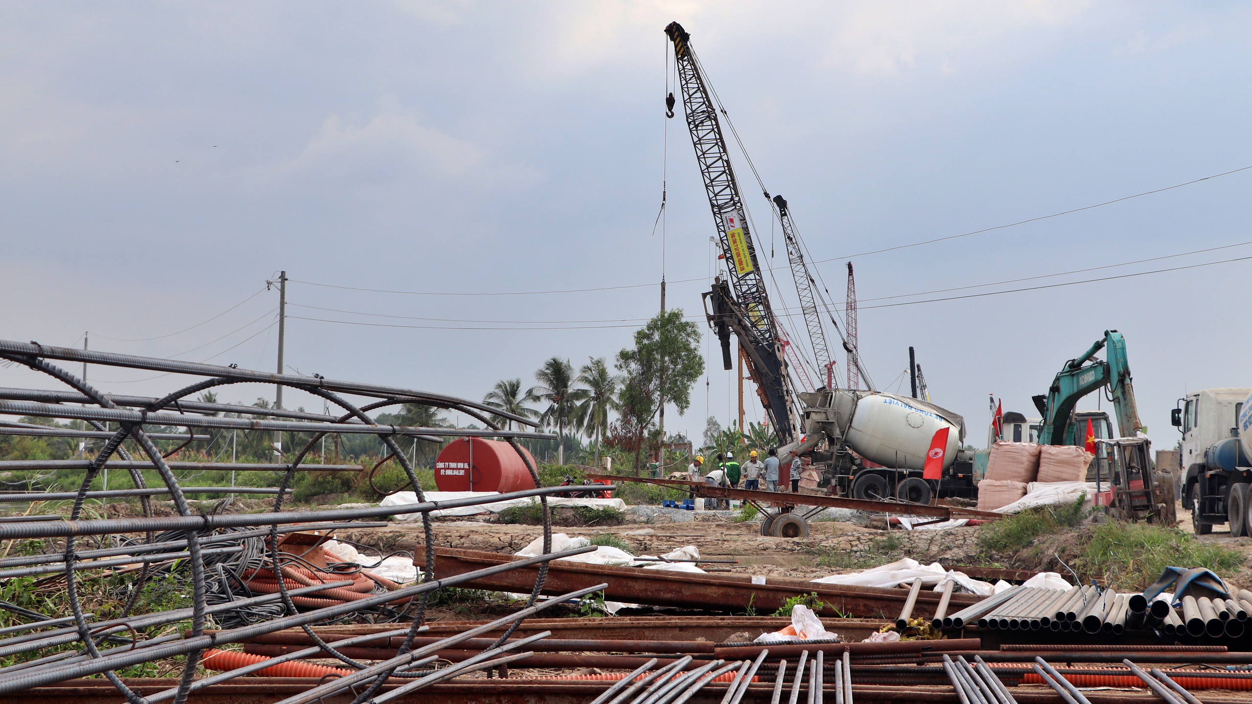 Tết ấm tr&ecirc;n c&ocirc;ng trường thi c&ocirc;ng cao tốc C&agrave; Mau - Đất Mũi- Ảnh 7.