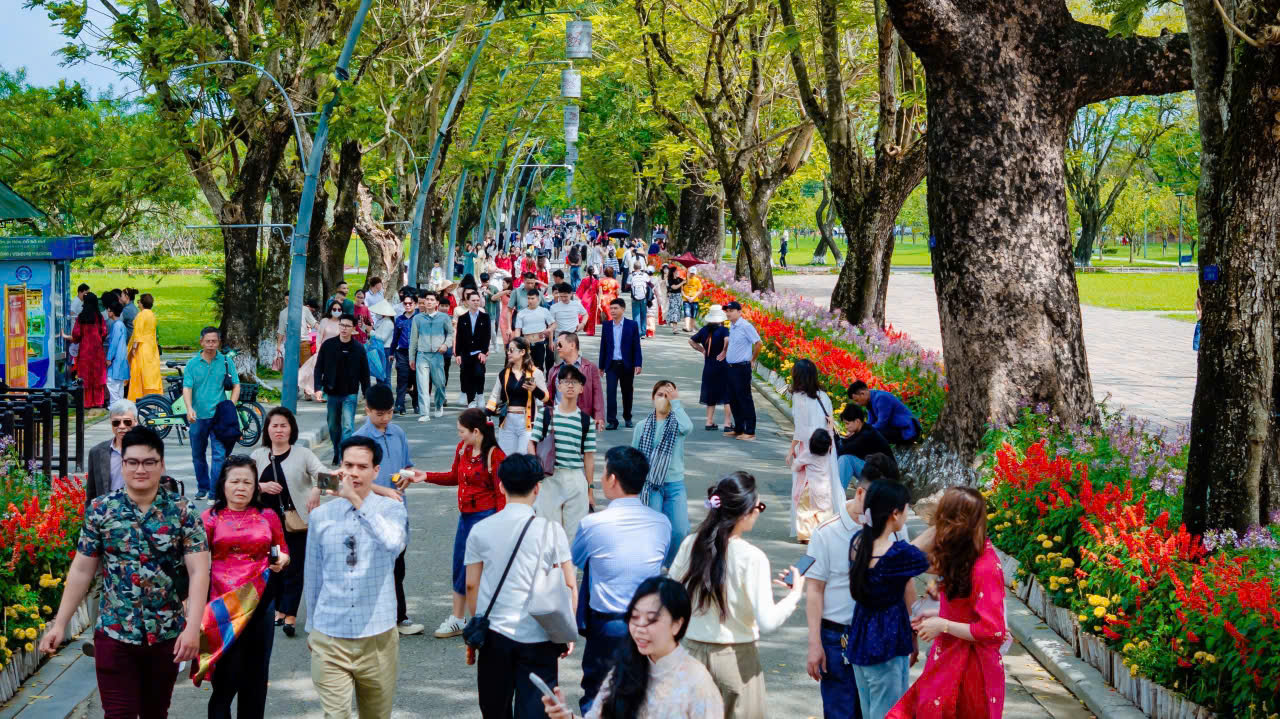 Du lịch Huế thu hơn 736 tỷ đồng trong 6 ng&agrave;y nghỉ Tết- Ảnh 2.