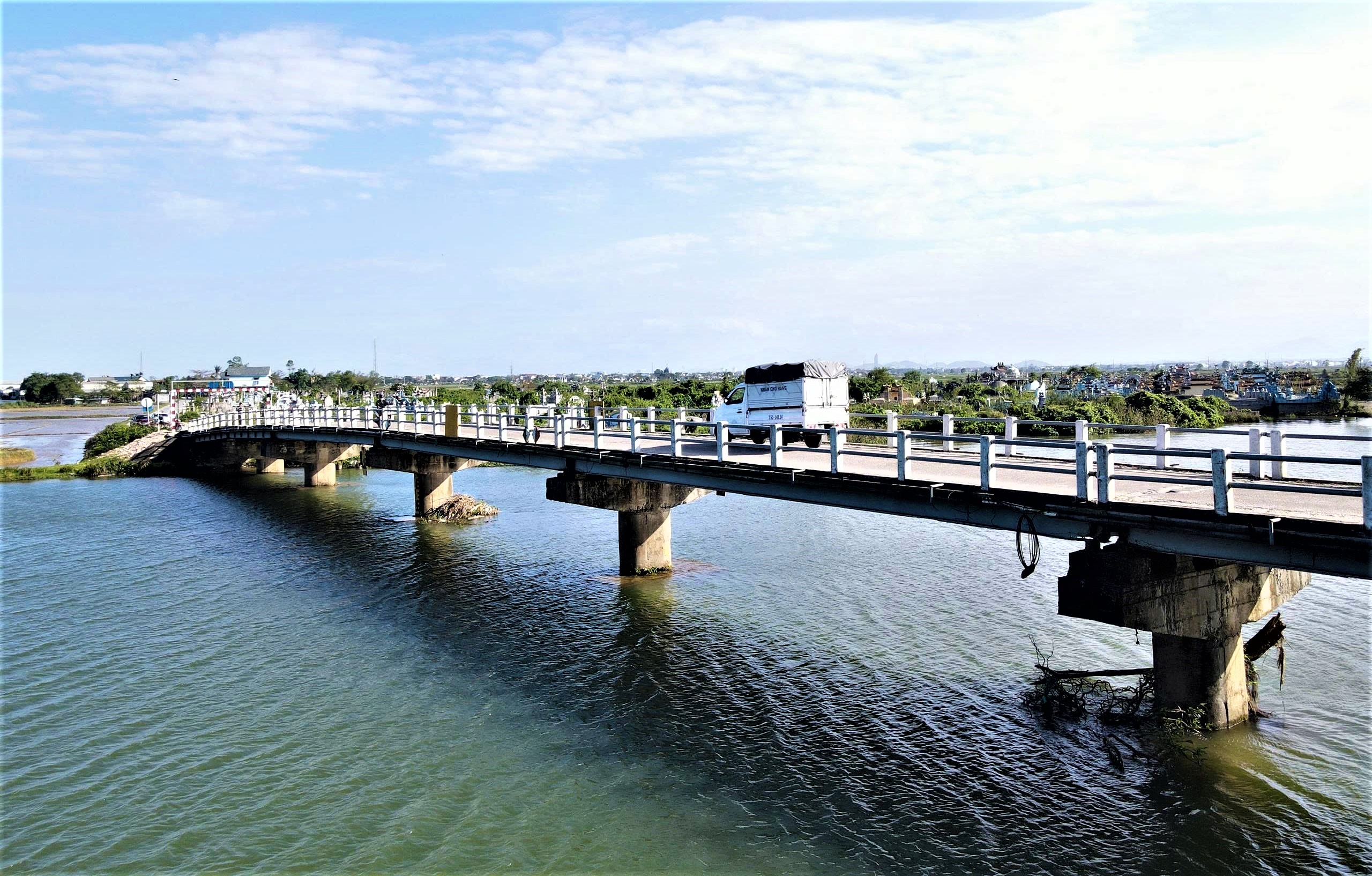 Huế: Cầu tr&ecirc;n tỉnh lộ 4 sụt l&uacute;n mố trụ, xuống cấp nghi&ecirc;m trọng- Ảnh 13.