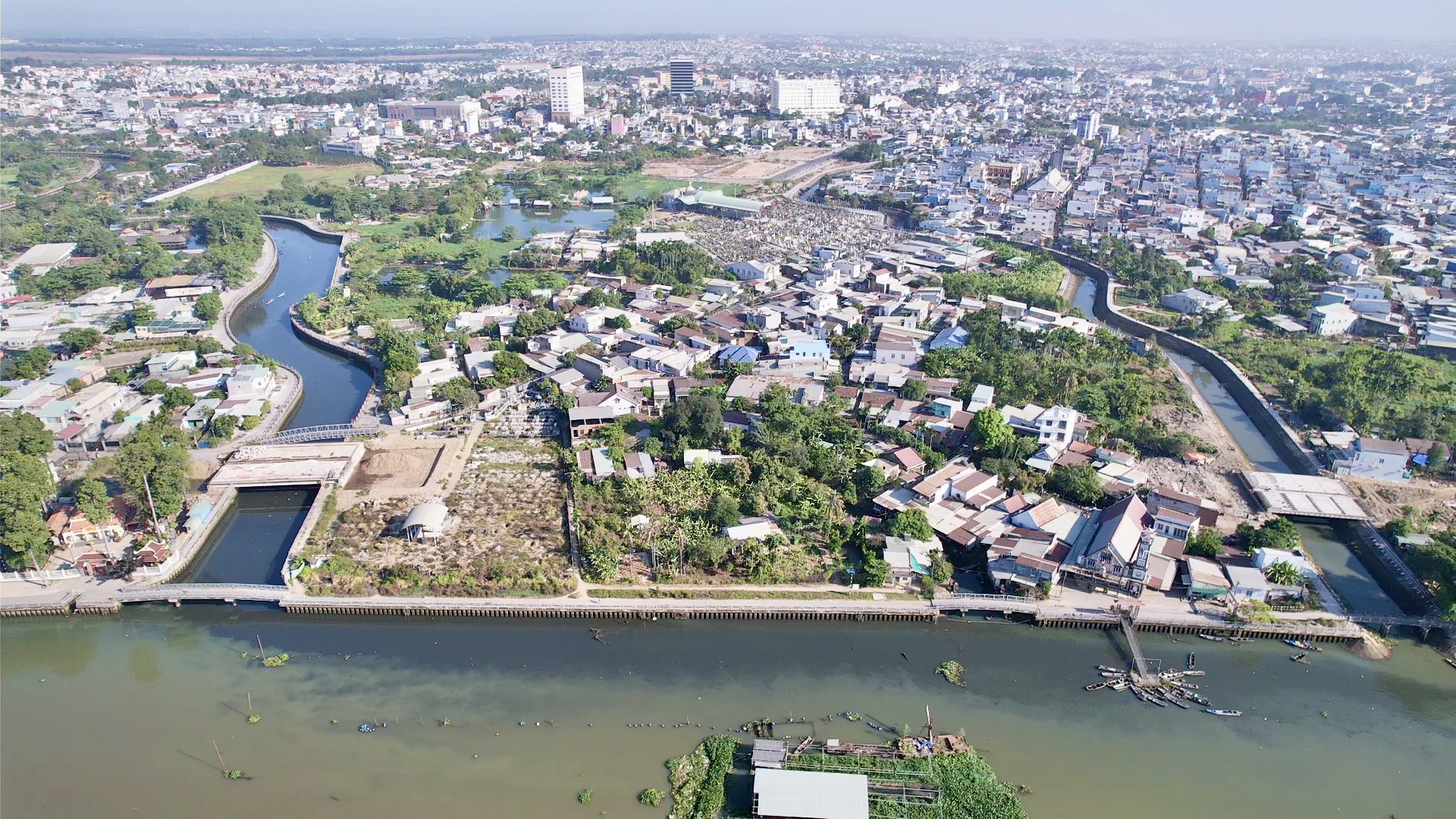 Tuyến chính đường ven sông Cái sẵn sàng cho ngày khởi công, mở trục cảnh quan đô thị mới- Ảnh 8. Tuyến chính đường ven sông Cái sẵn sàng cho ngày khởi công, mở trục cảnh quan đô thị mới- Ảnh 8.