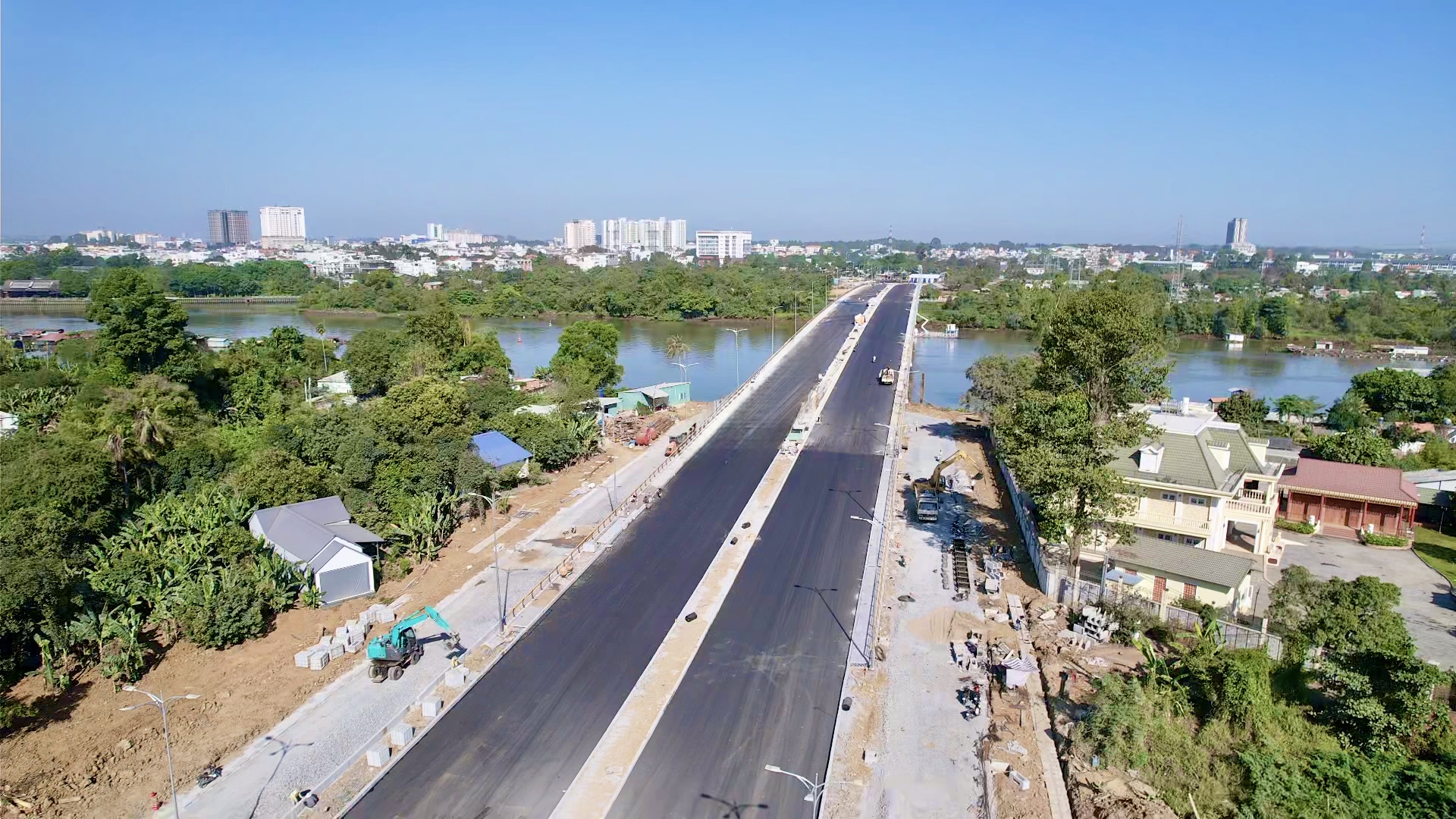 Đồng Nai thông xe kỹ thuật, khởi công loạt dự án cầu đường nghìn tỷ- Ảnh 8. Đồng Nai thông xe kỹ thuật, khởi công loạt dự án cầu đường nghìn tỷ- Ảnh 8.